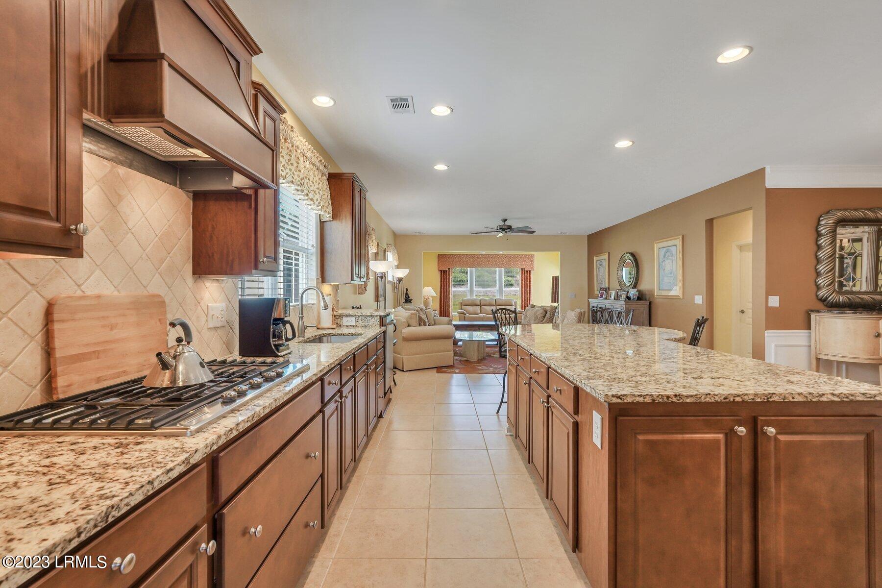 121 Knollwood Court