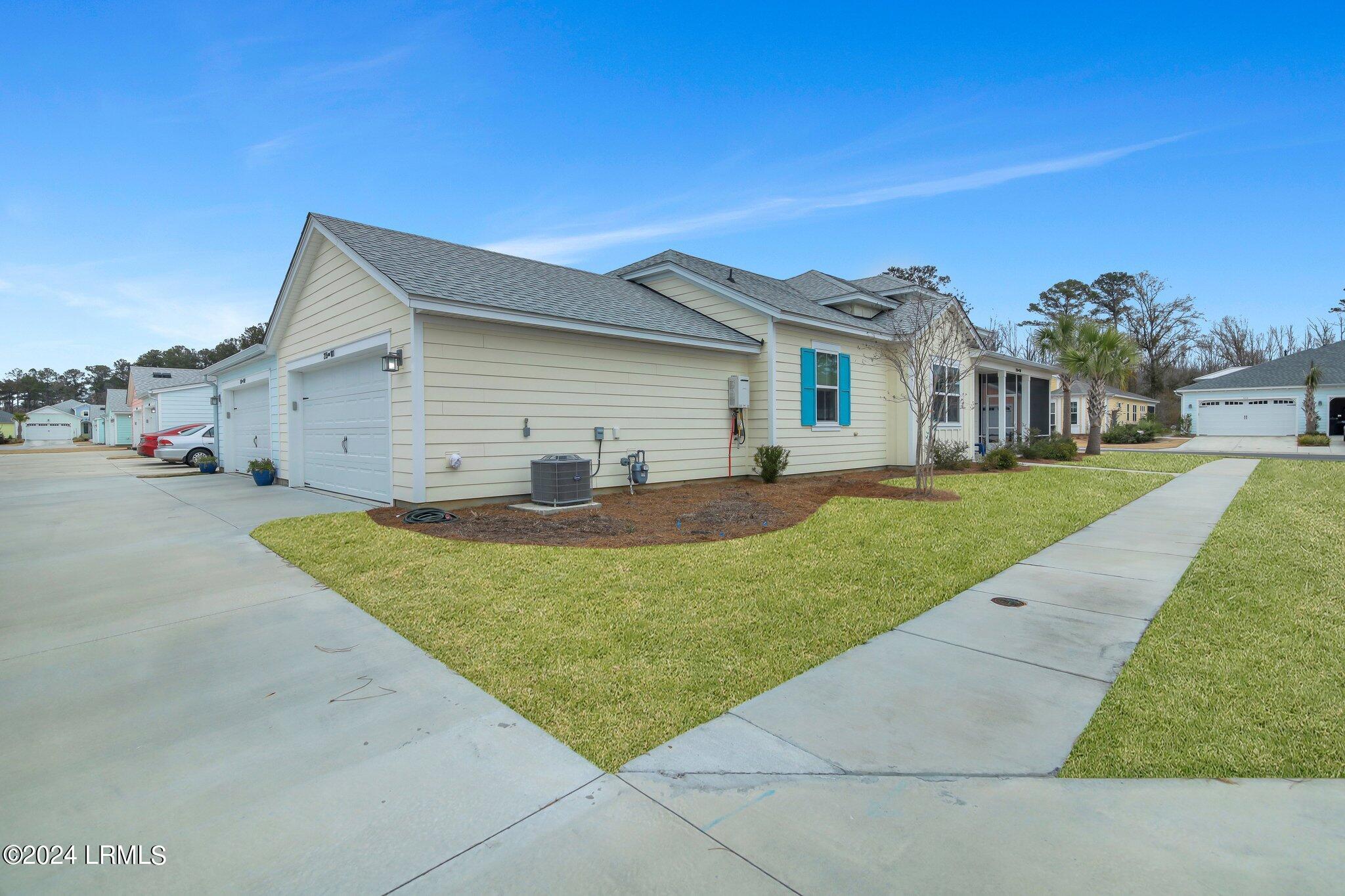 215 Barefoot Lane, 101