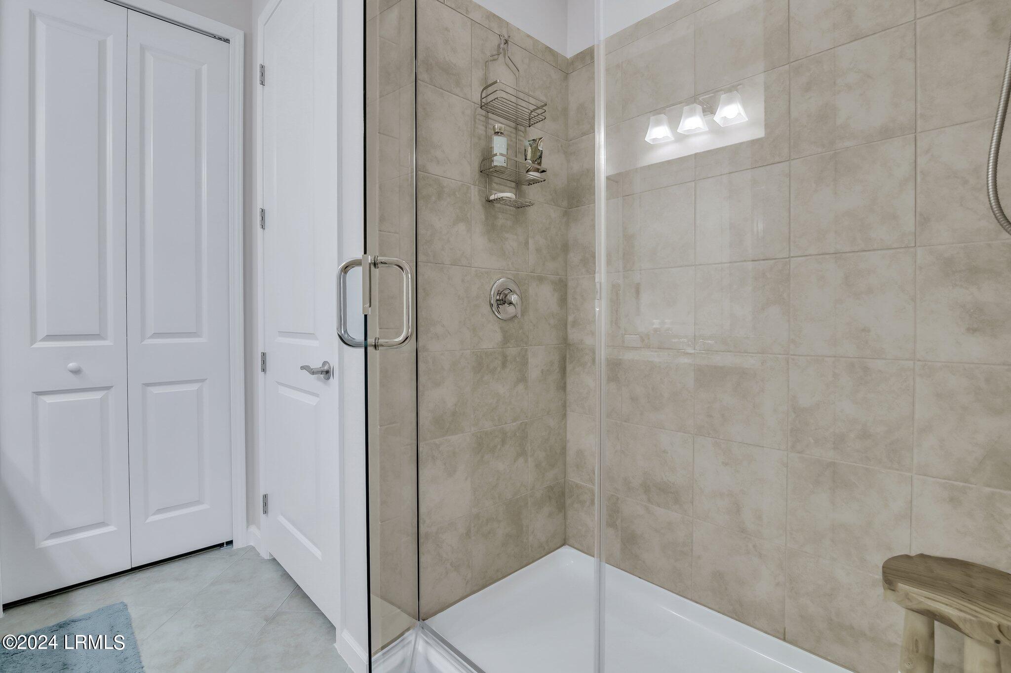 215 Barefoot Lane, 101
