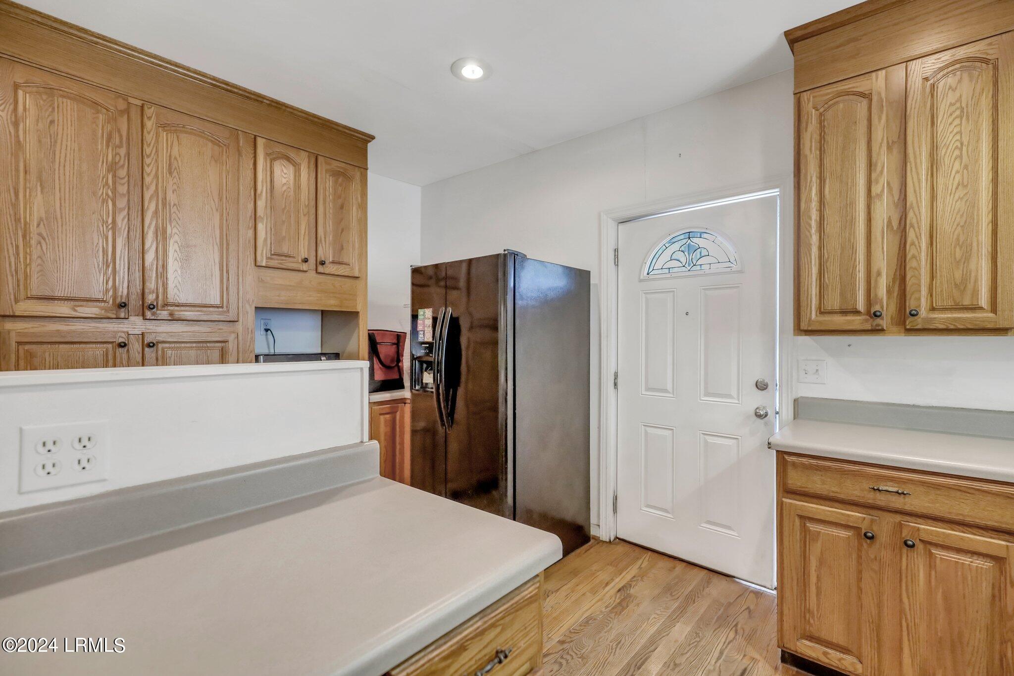 131 Railroad Avenue E