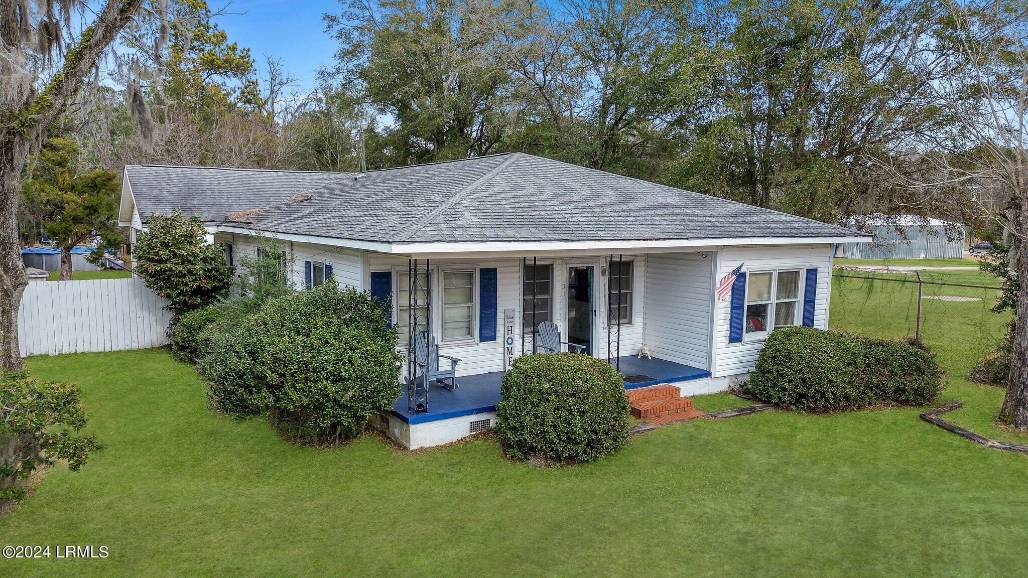 131 Railroad Avenue E