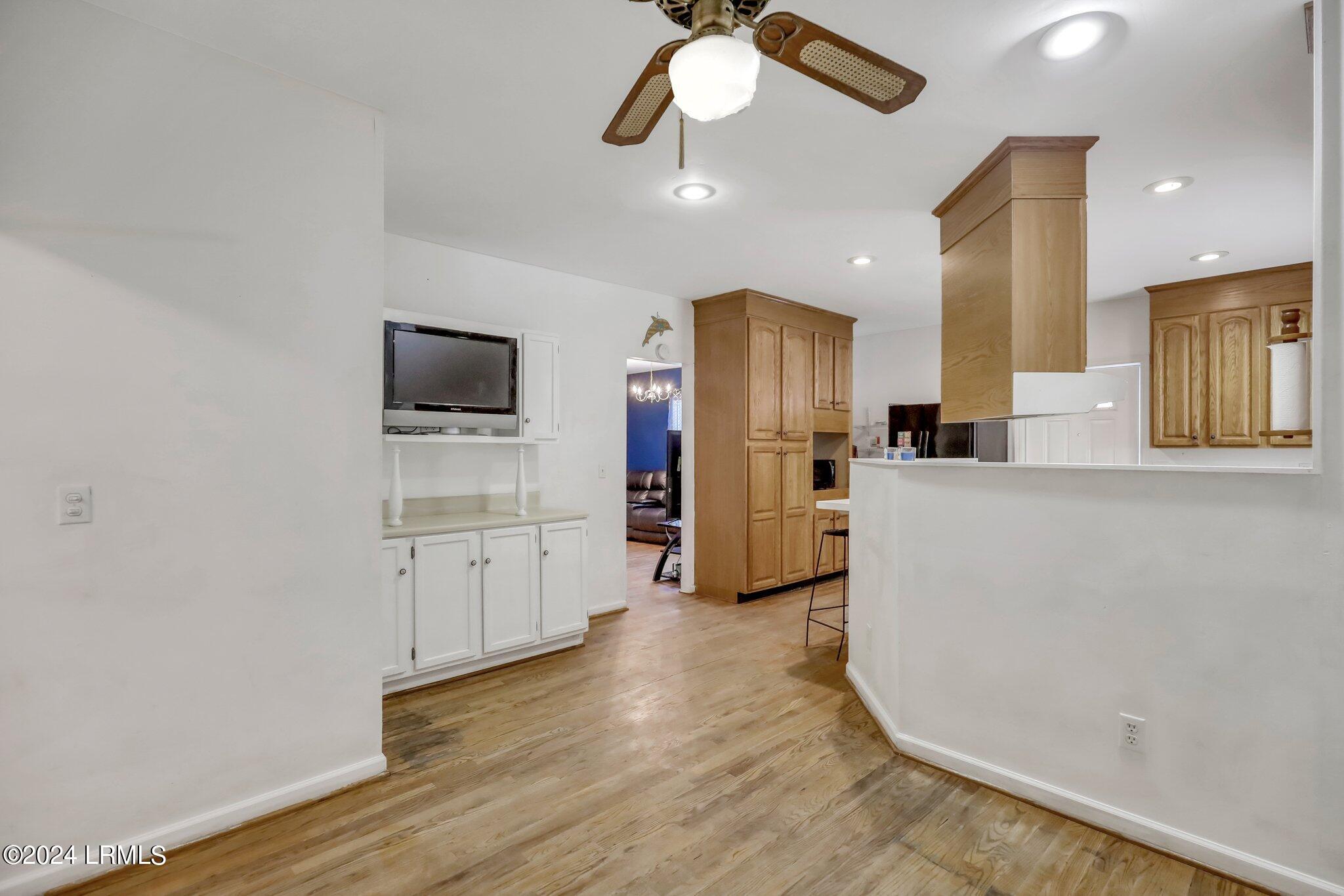 131 Railroad Avenue E