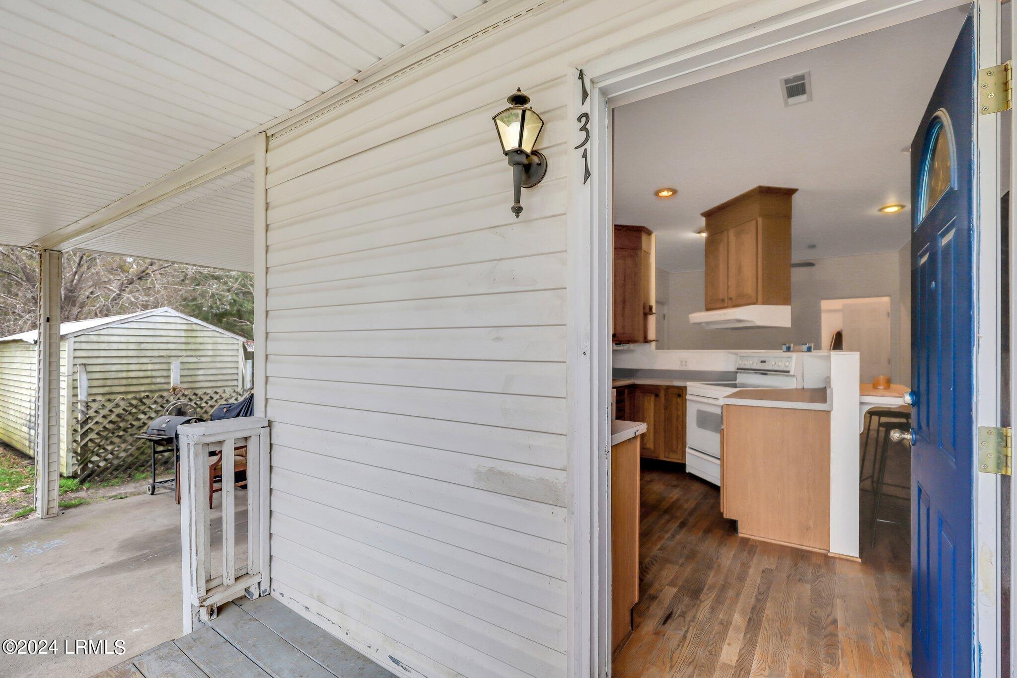 131 Railroad Avenue E