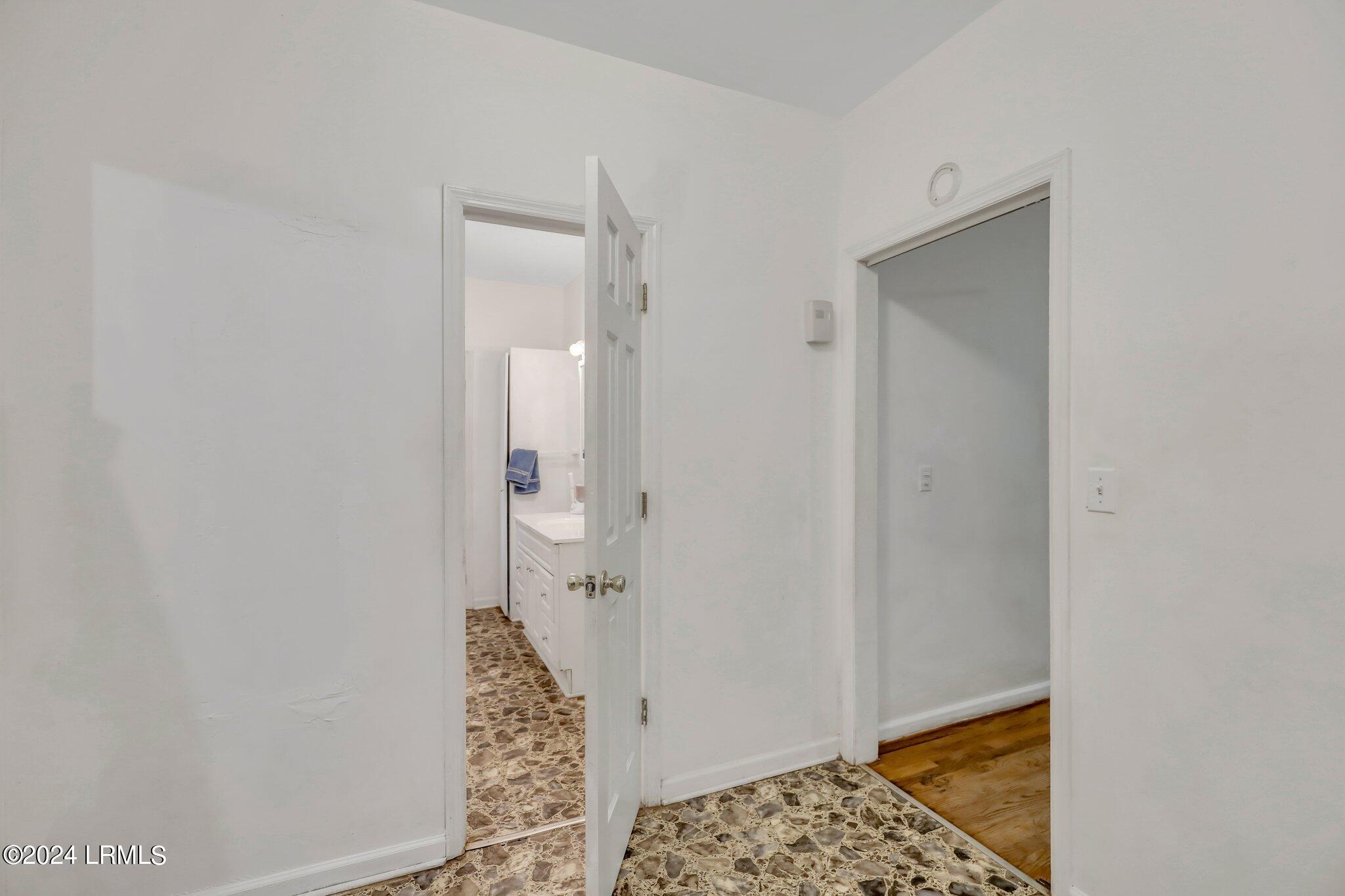 131 Railroad Avenue E