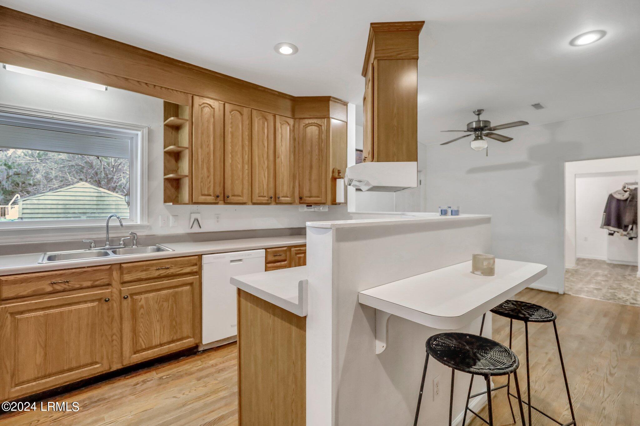 131 Railroad Avenue E