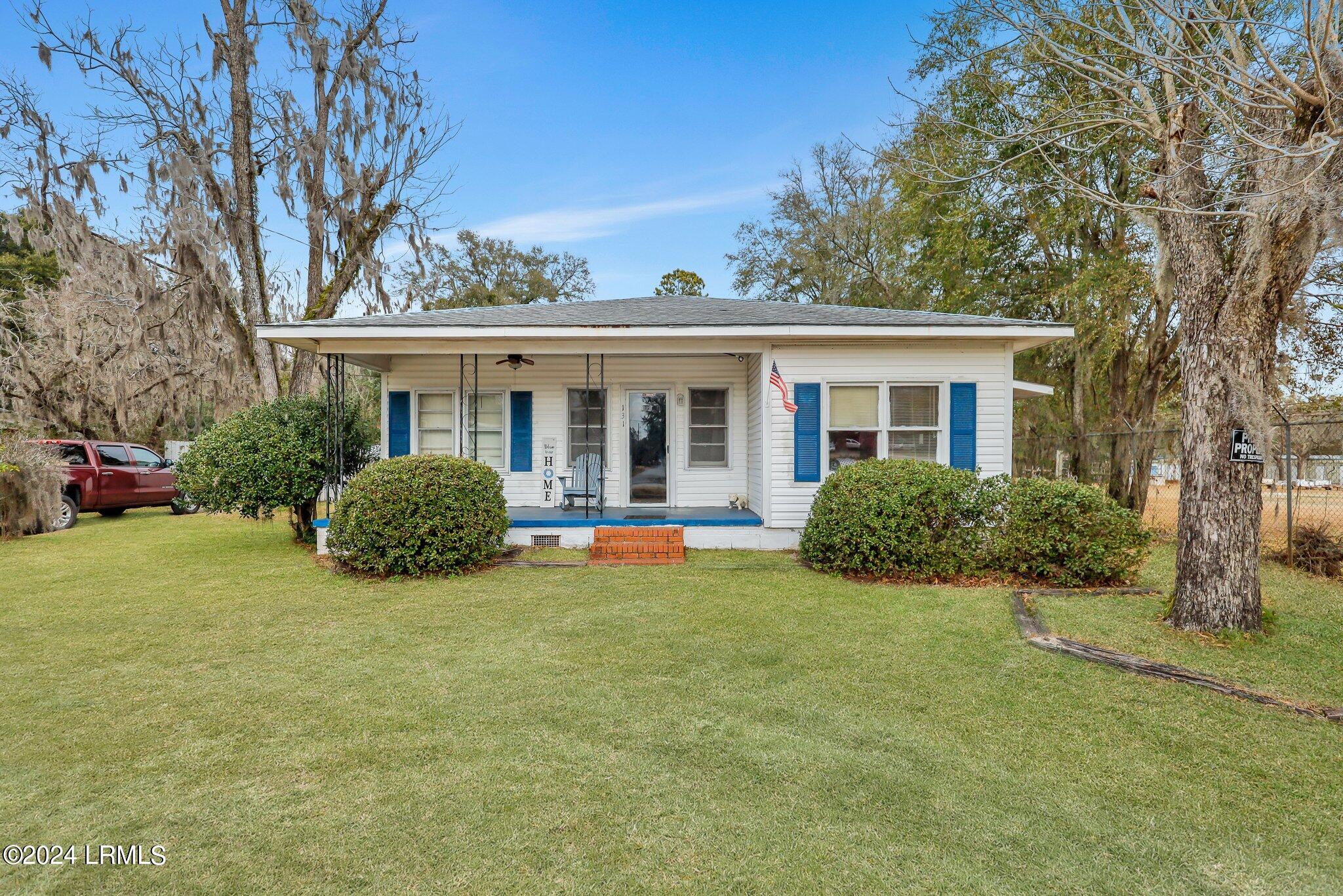 131 Railroad Avenue E