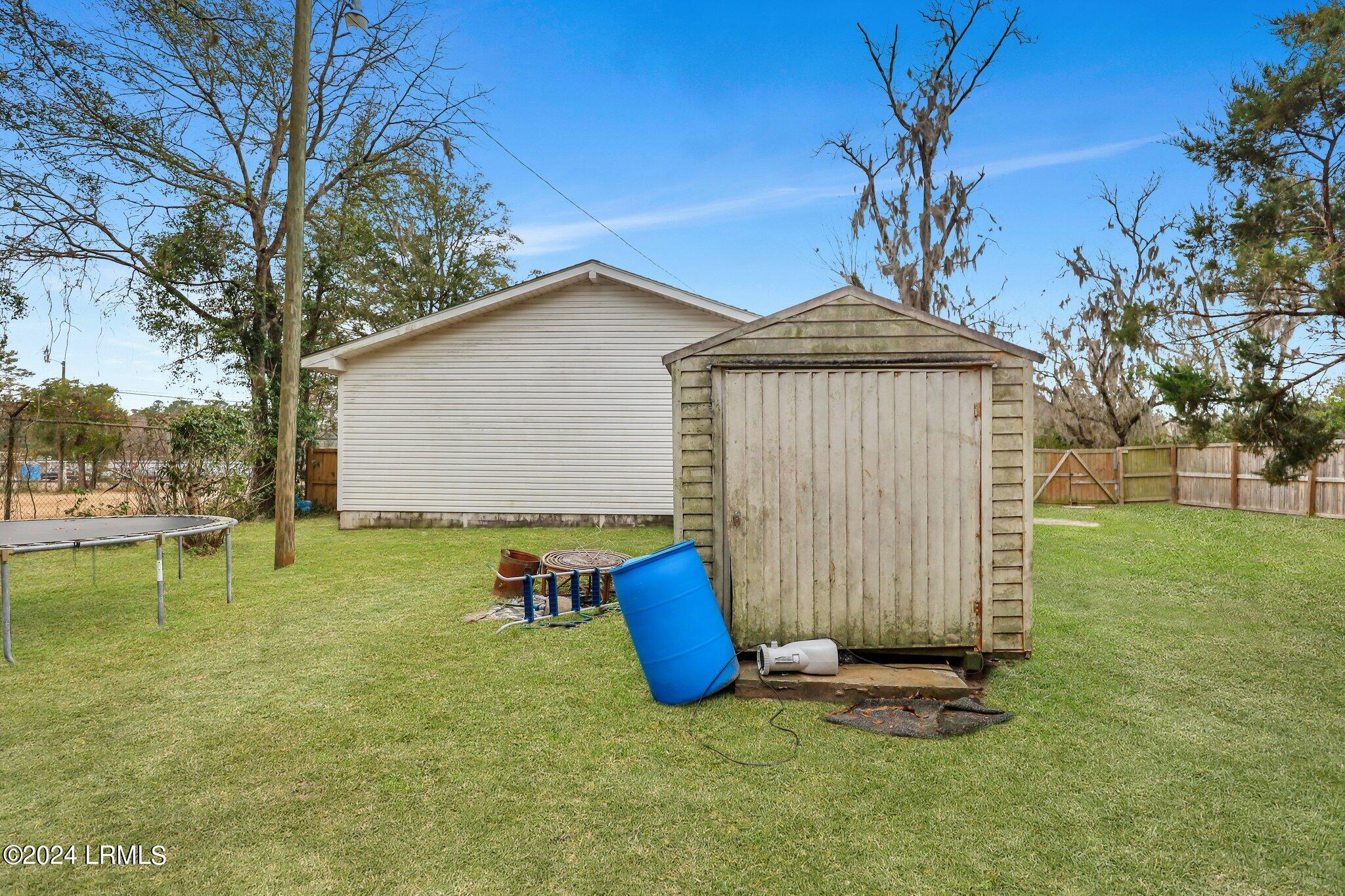 131 Railroad Avenue E