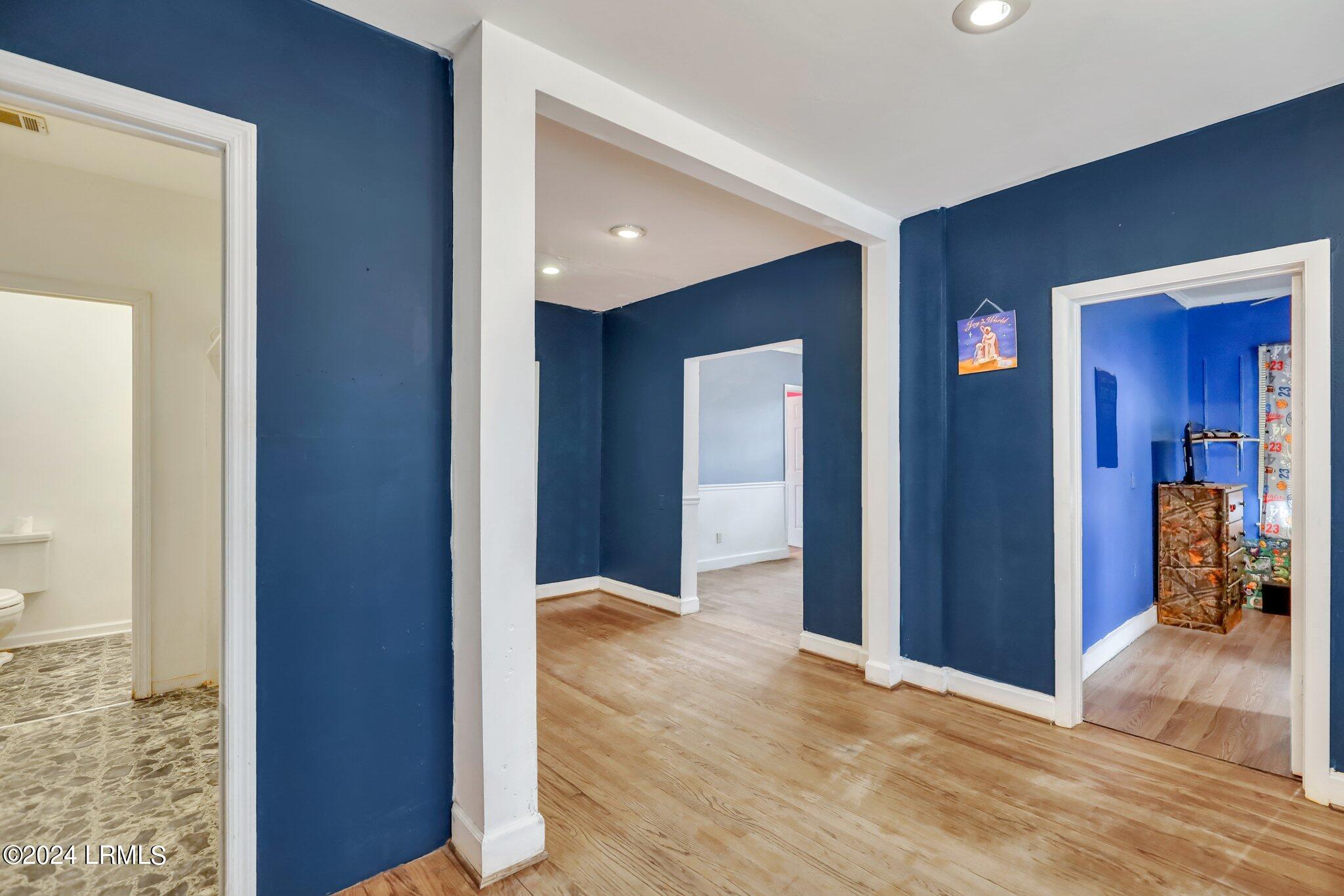 131 Railroad Avenue E