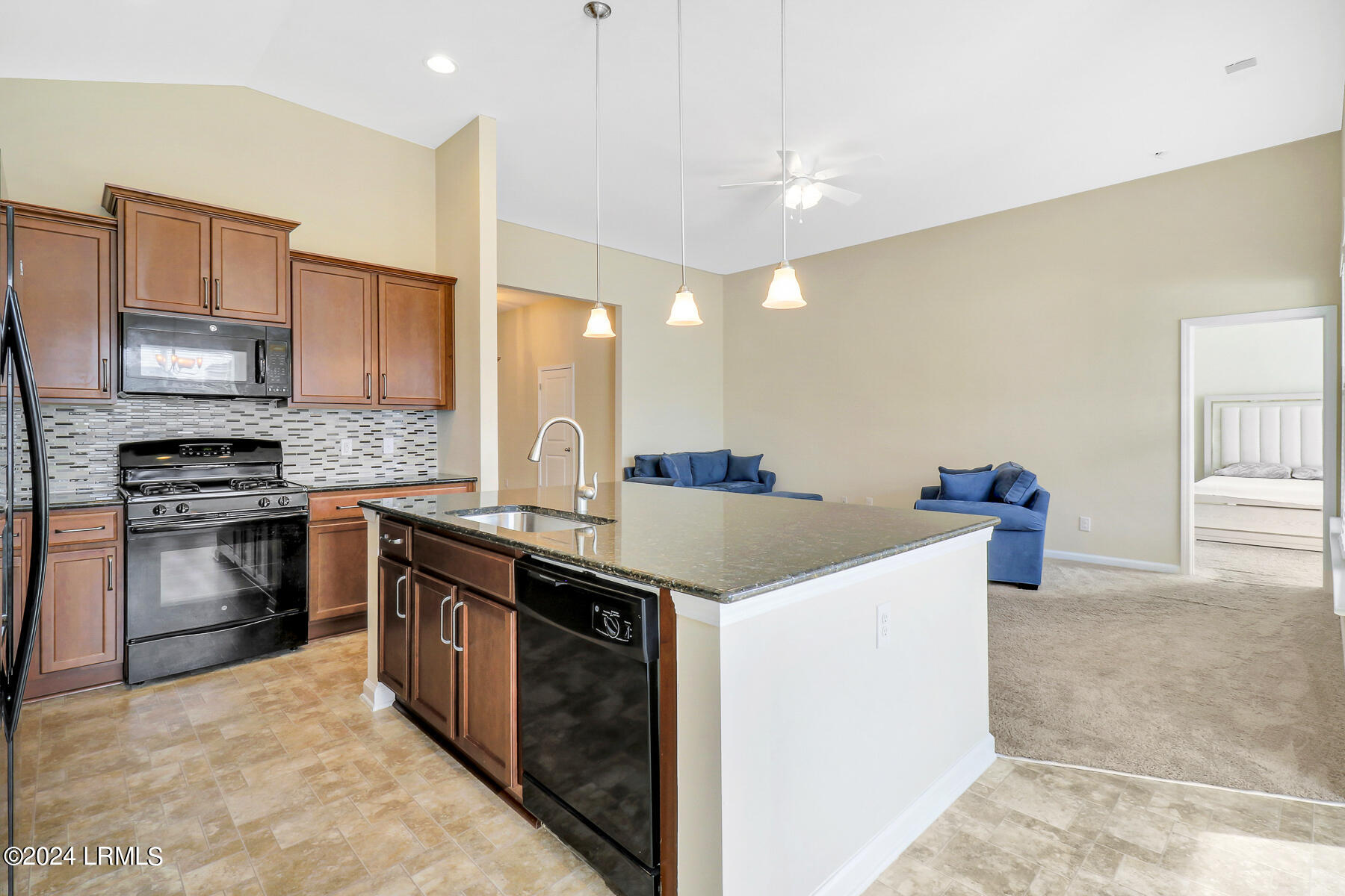 6 Pioneer Point