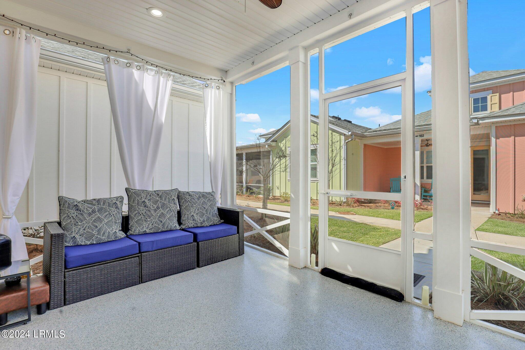 190 Caribbean Soul Avenue, 101