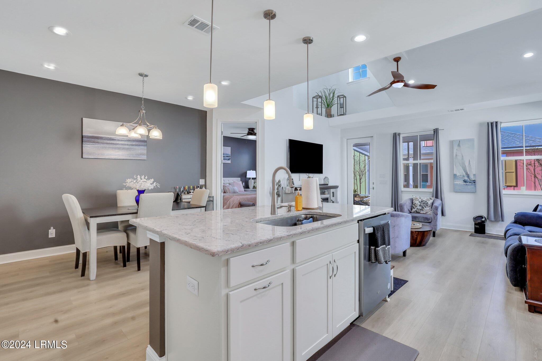 190 Caribbean Soul Avenue, 101