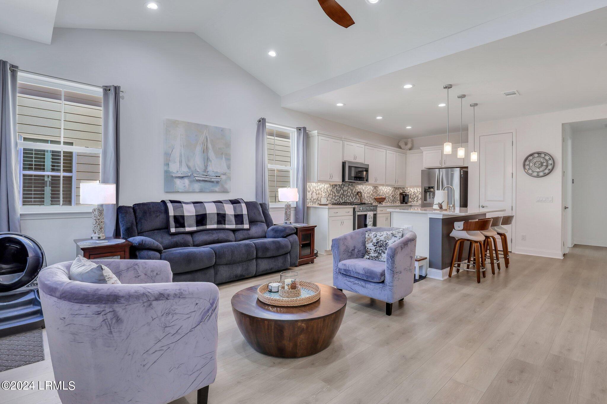 190 Caribbean Soul Avenue, 101
