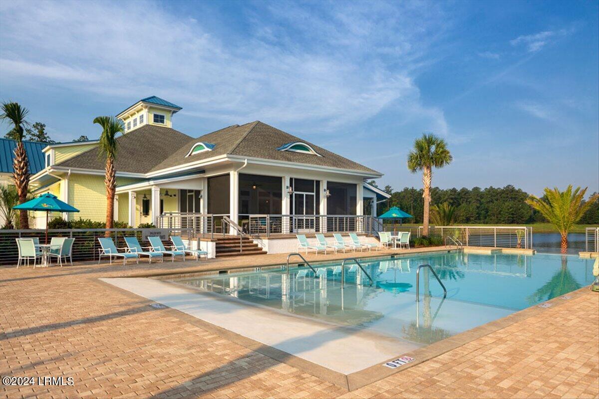 190 Caribbean Soul Avenue, 101