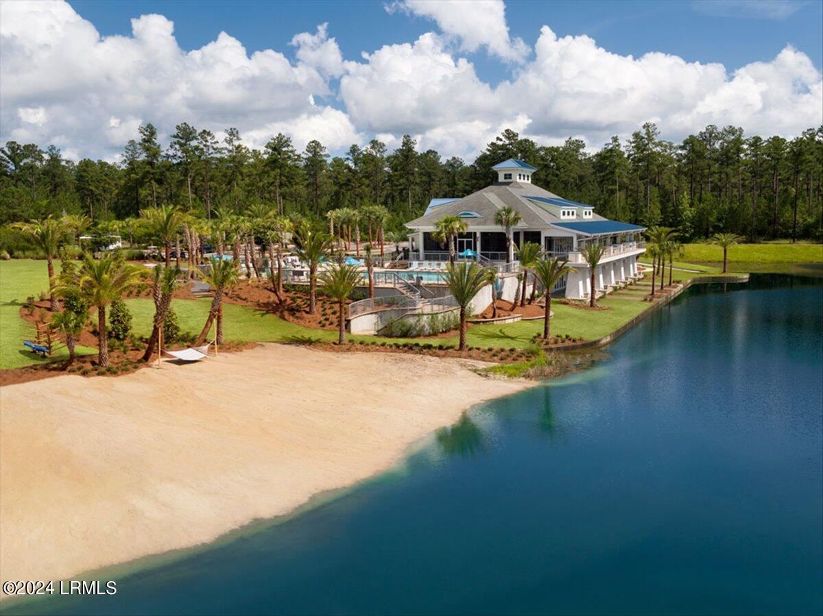 190 Caribbean Soul Avenue, 101