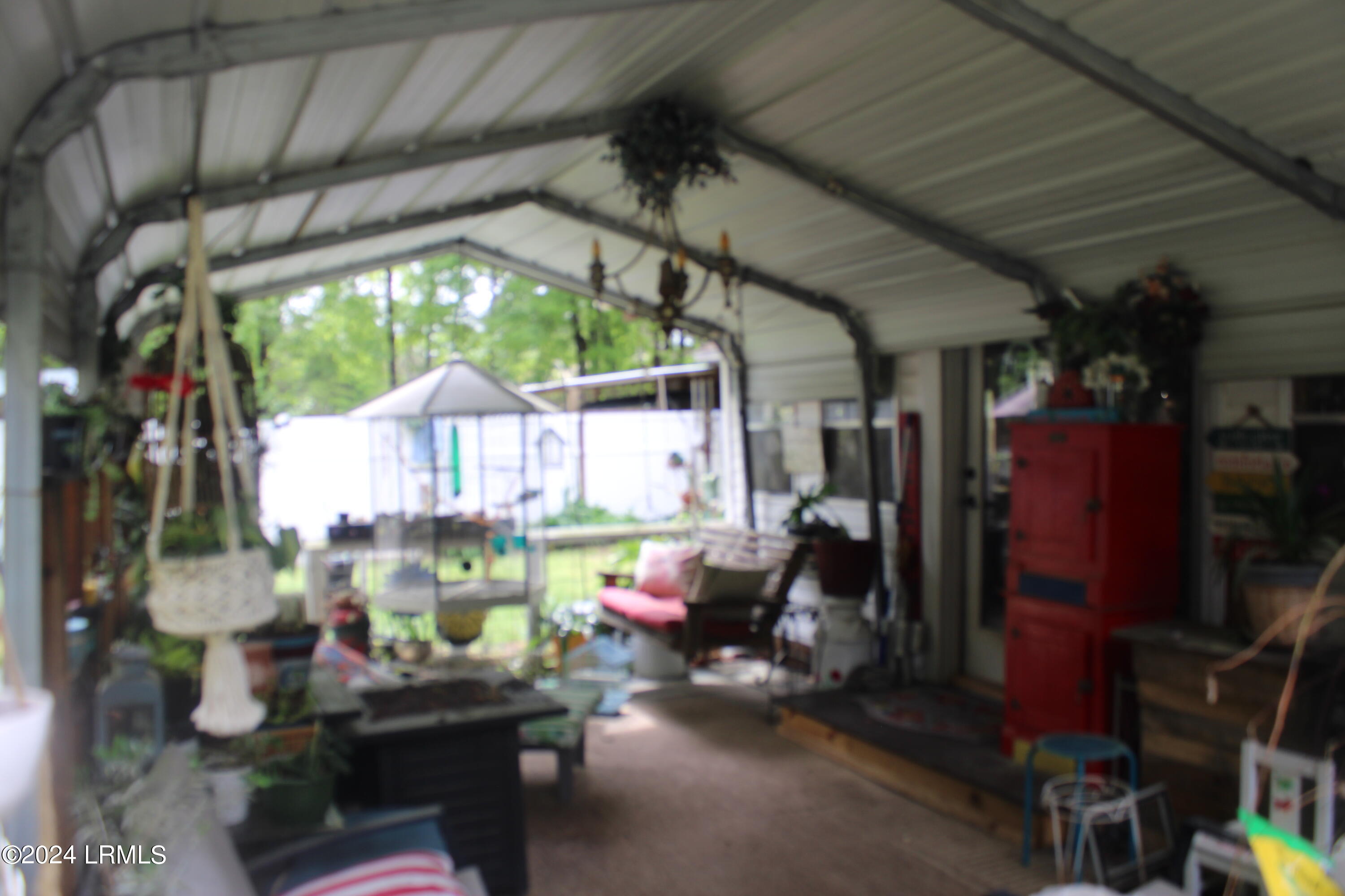 1202 Holly Street W