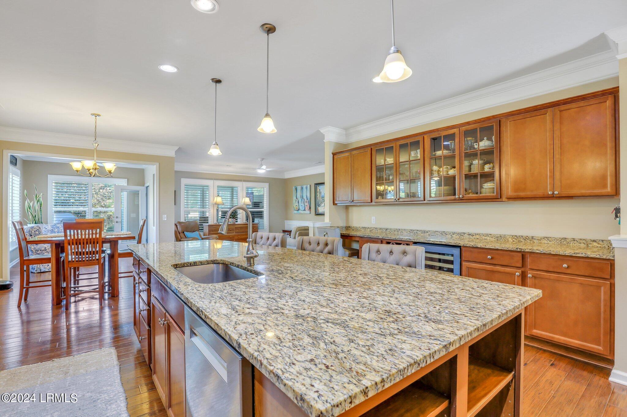 215 Canterbury Court
