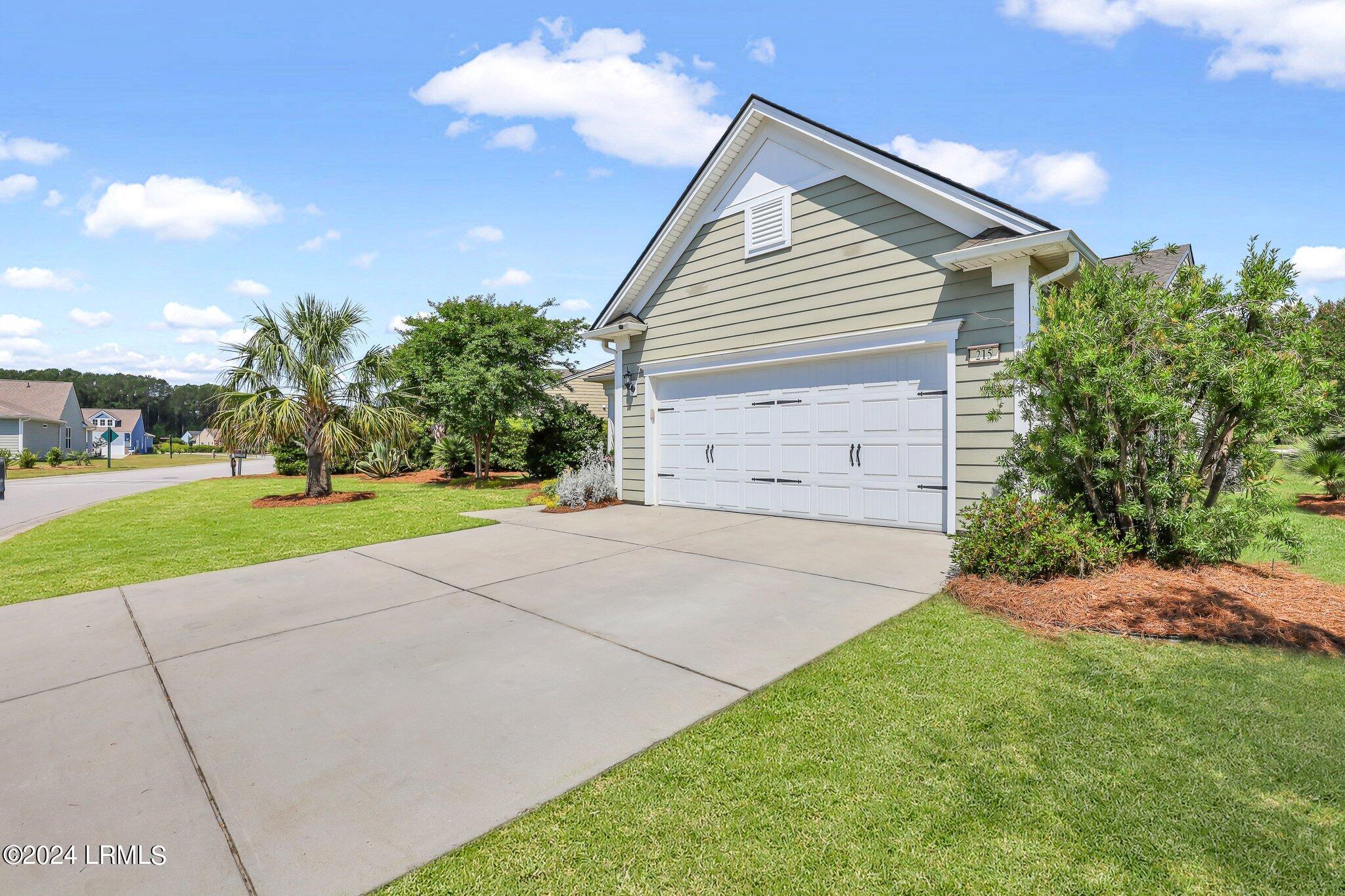 215 Canterbury Court