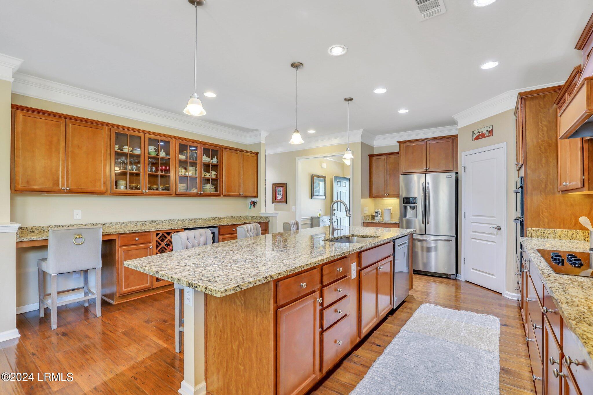 215 Canterbury Court