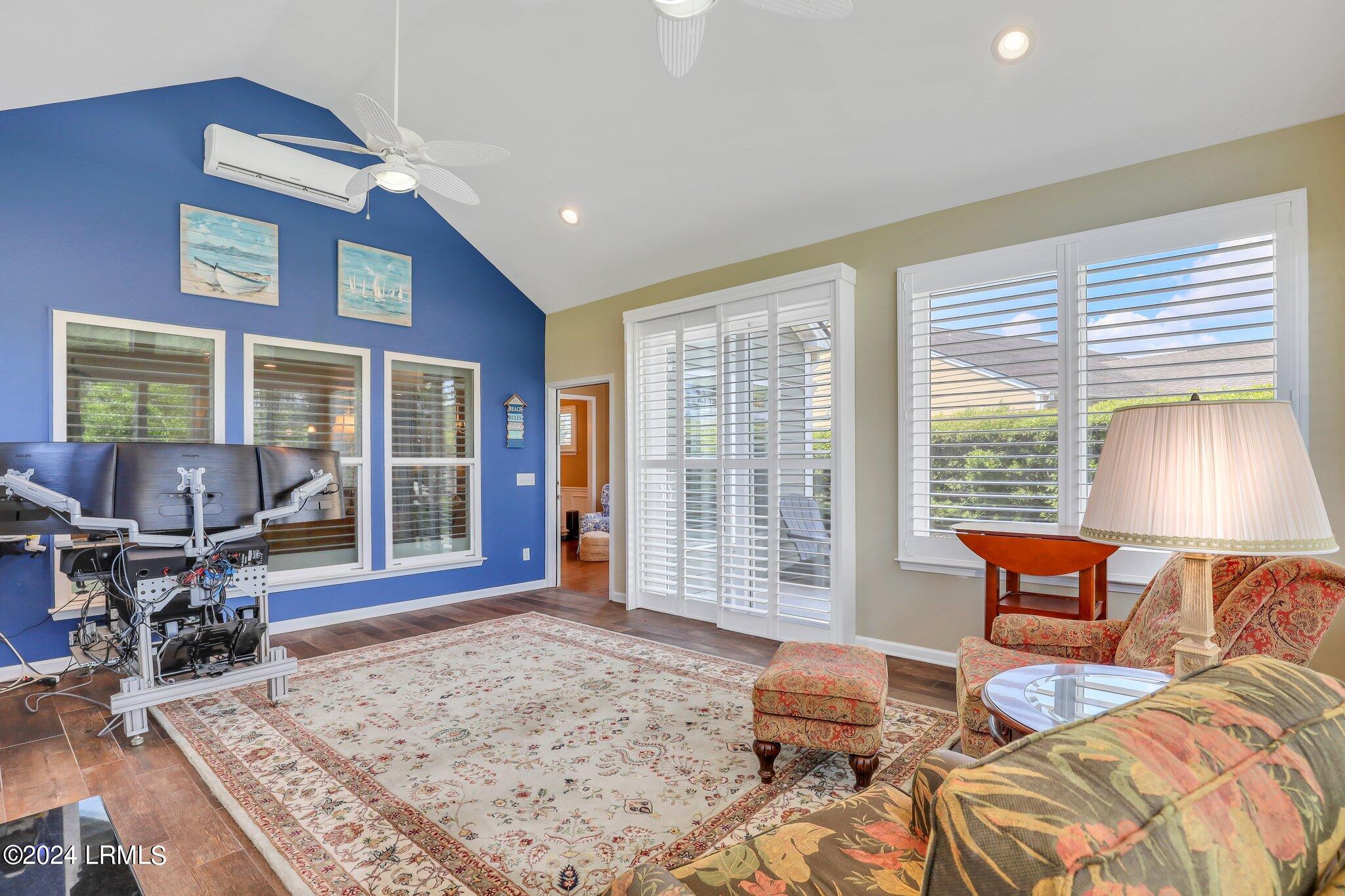 215 Canterbury Court