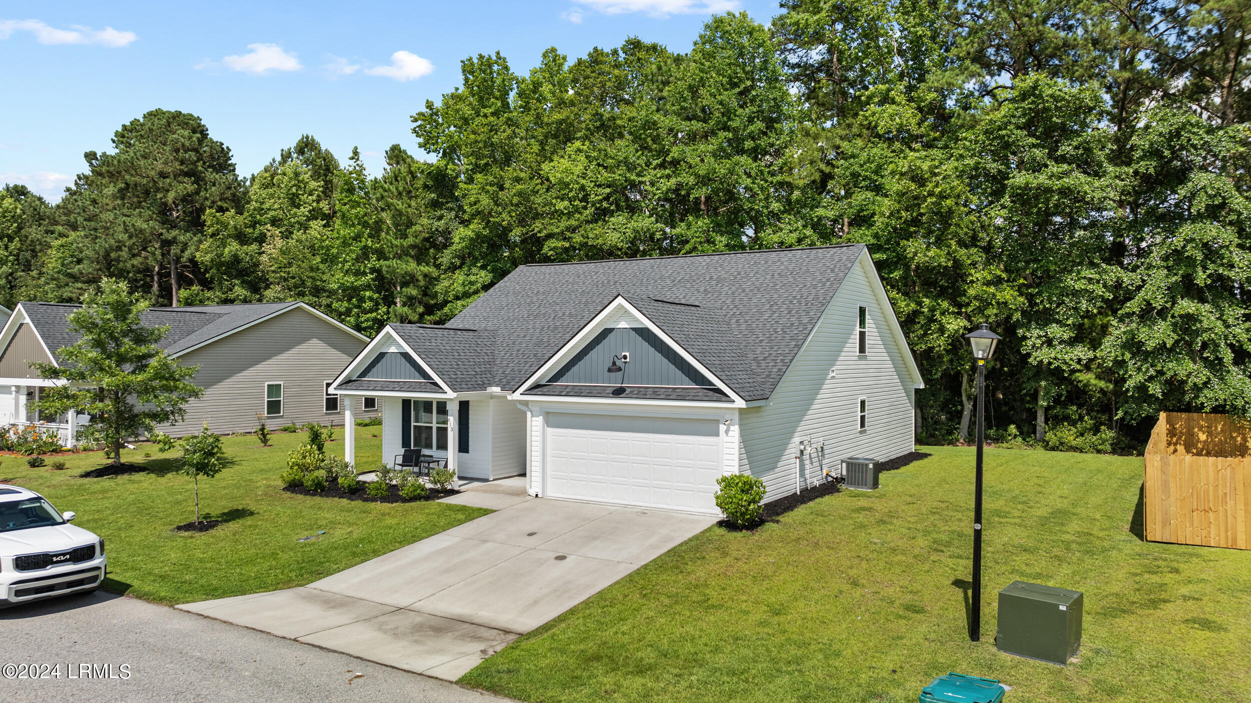 613 Ridgeland Lakes Drive