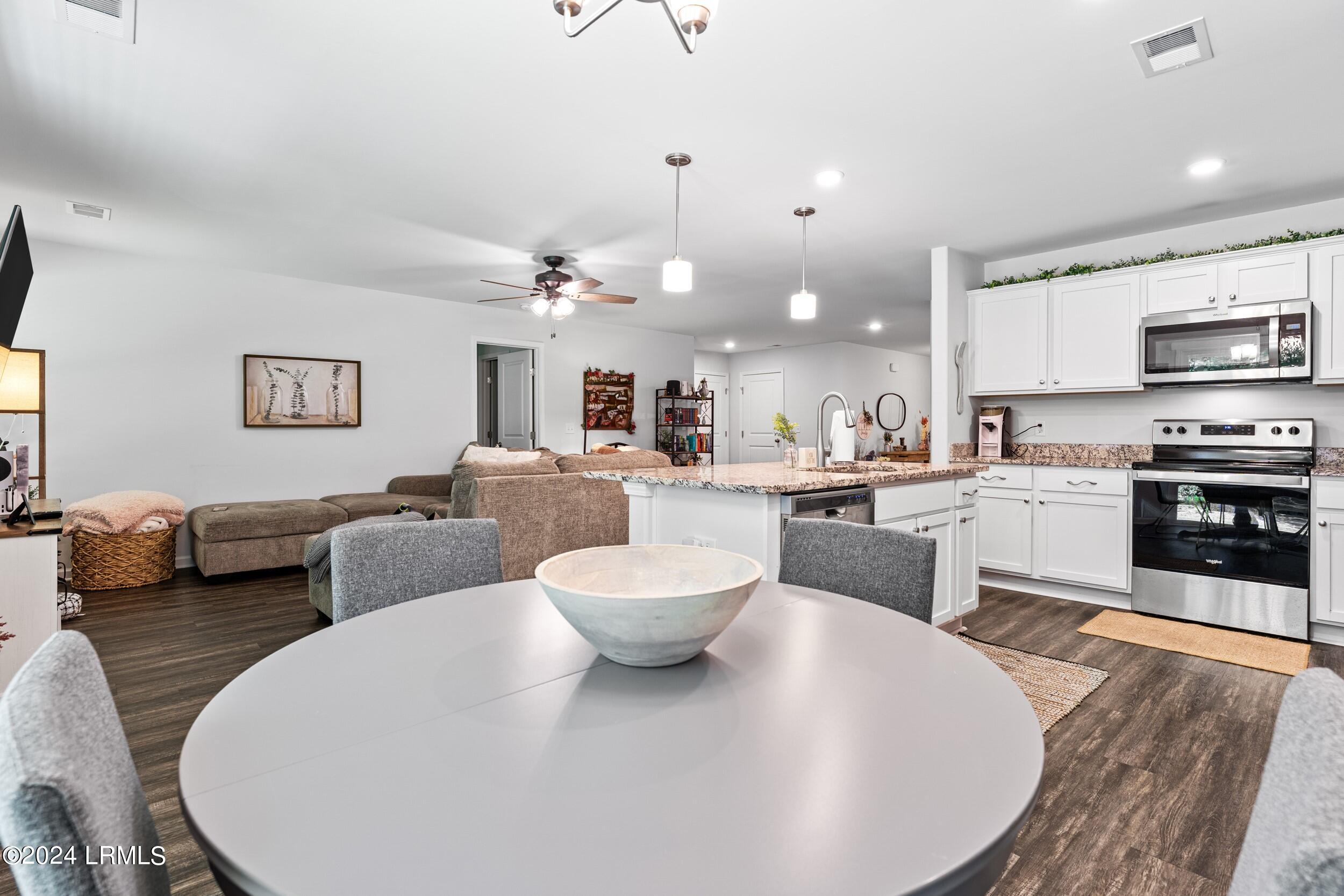 613 Ridgeland Lakes Drive