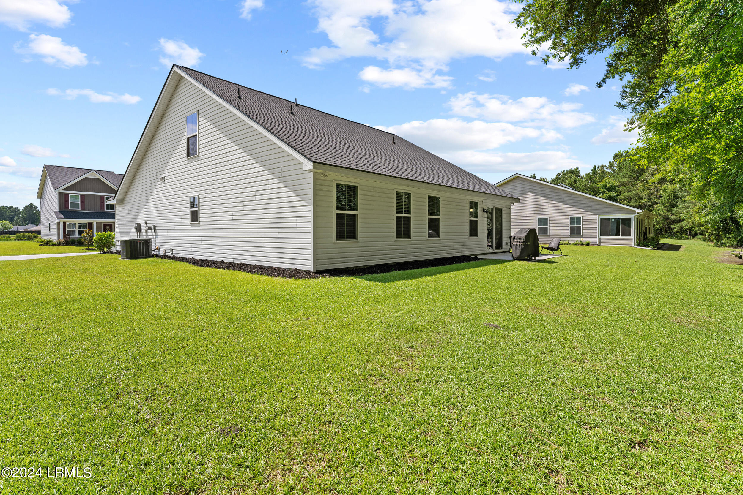 613 Ridgeland Lakes Drive