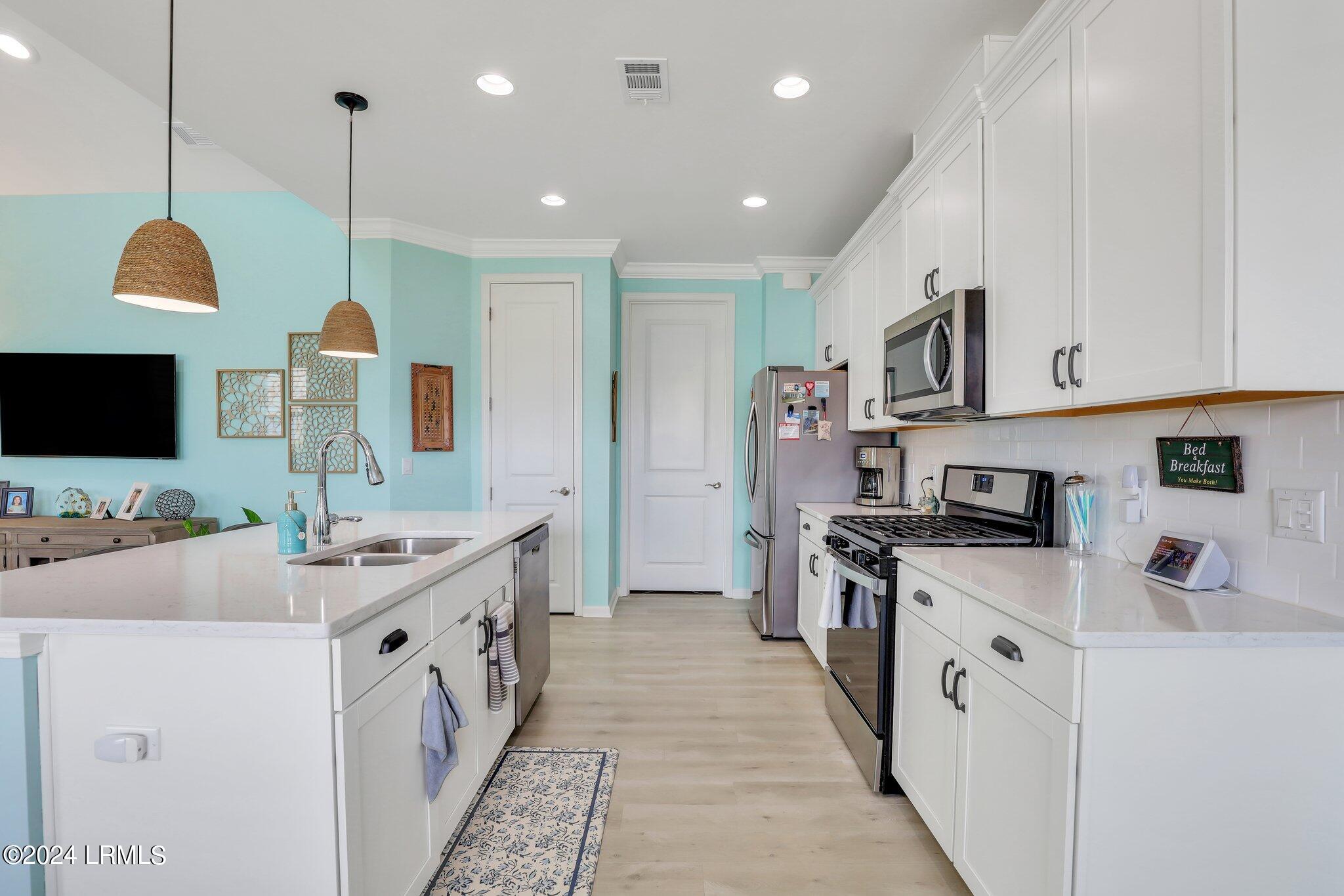 225 Island Breeze Lane, 101