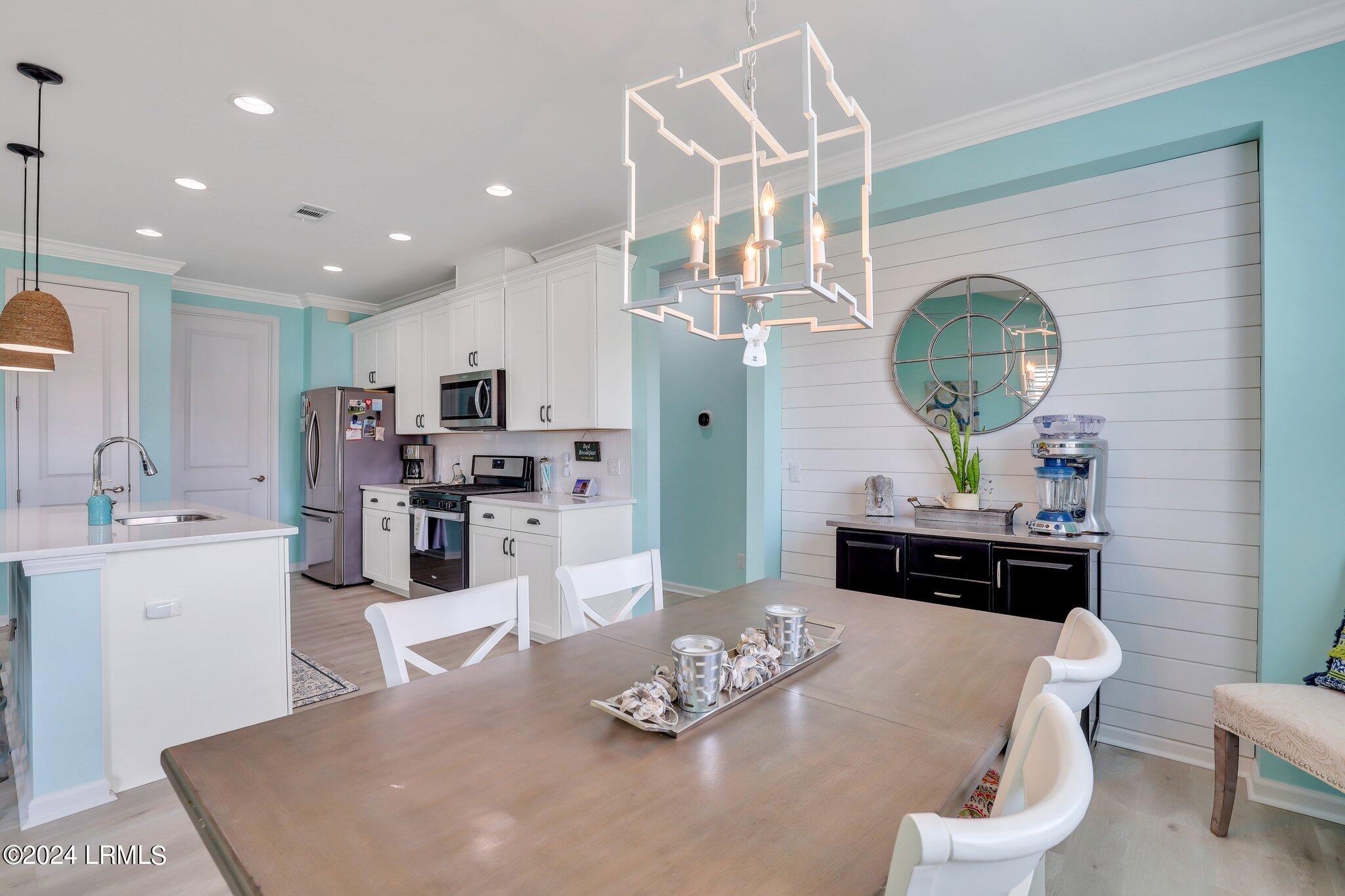 225 Island Breeze Lane, 101