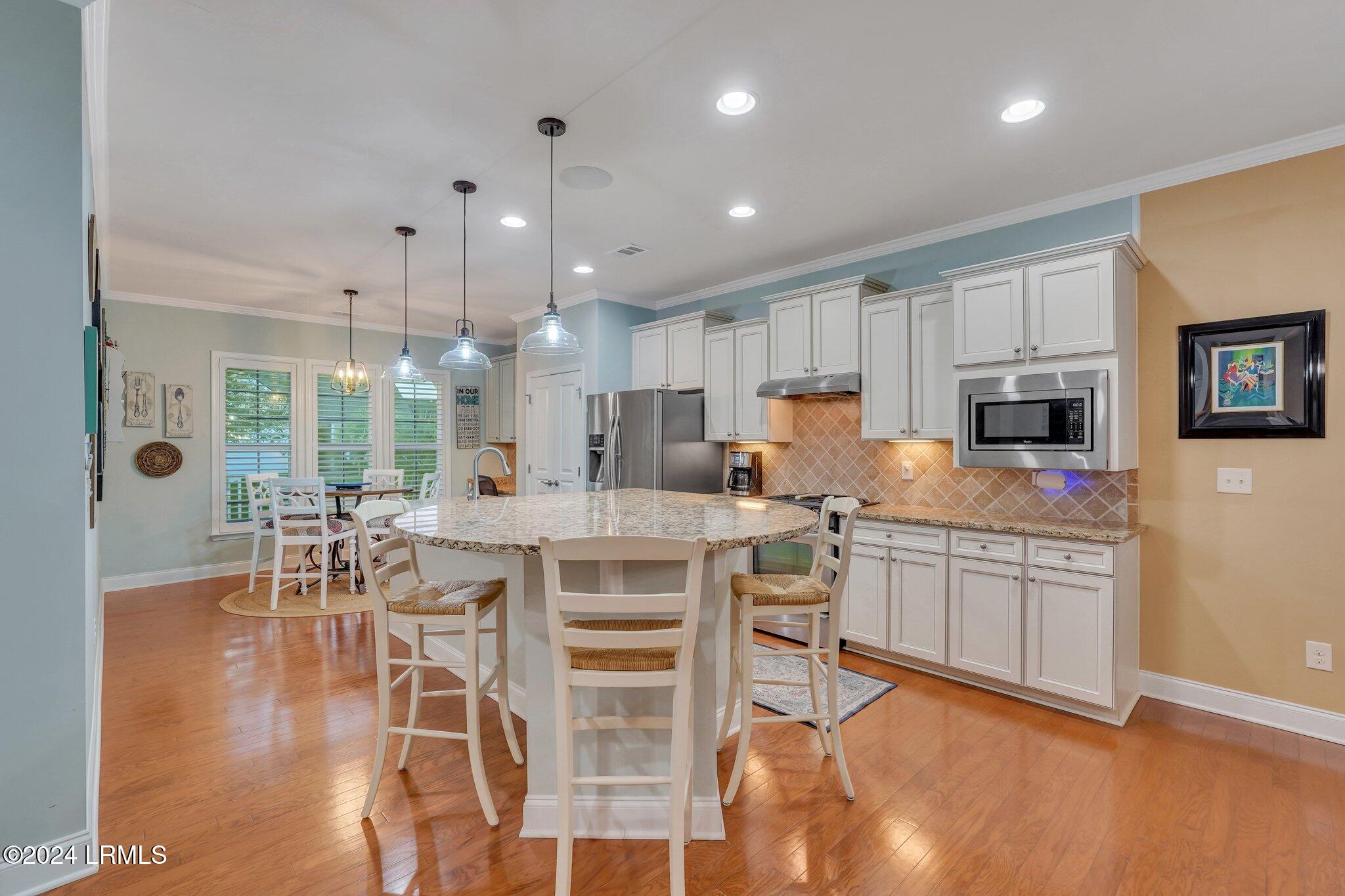 191 Knollwood Court