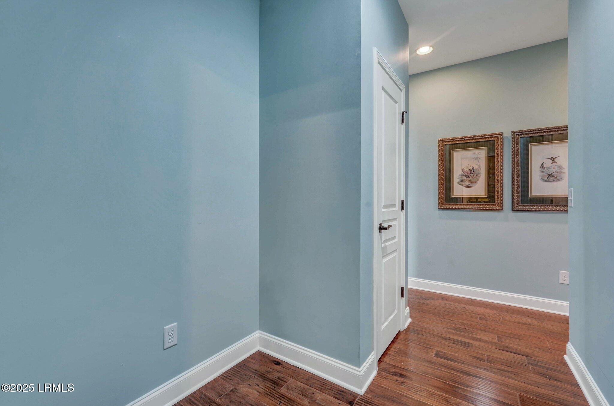 239 Knollwood Court