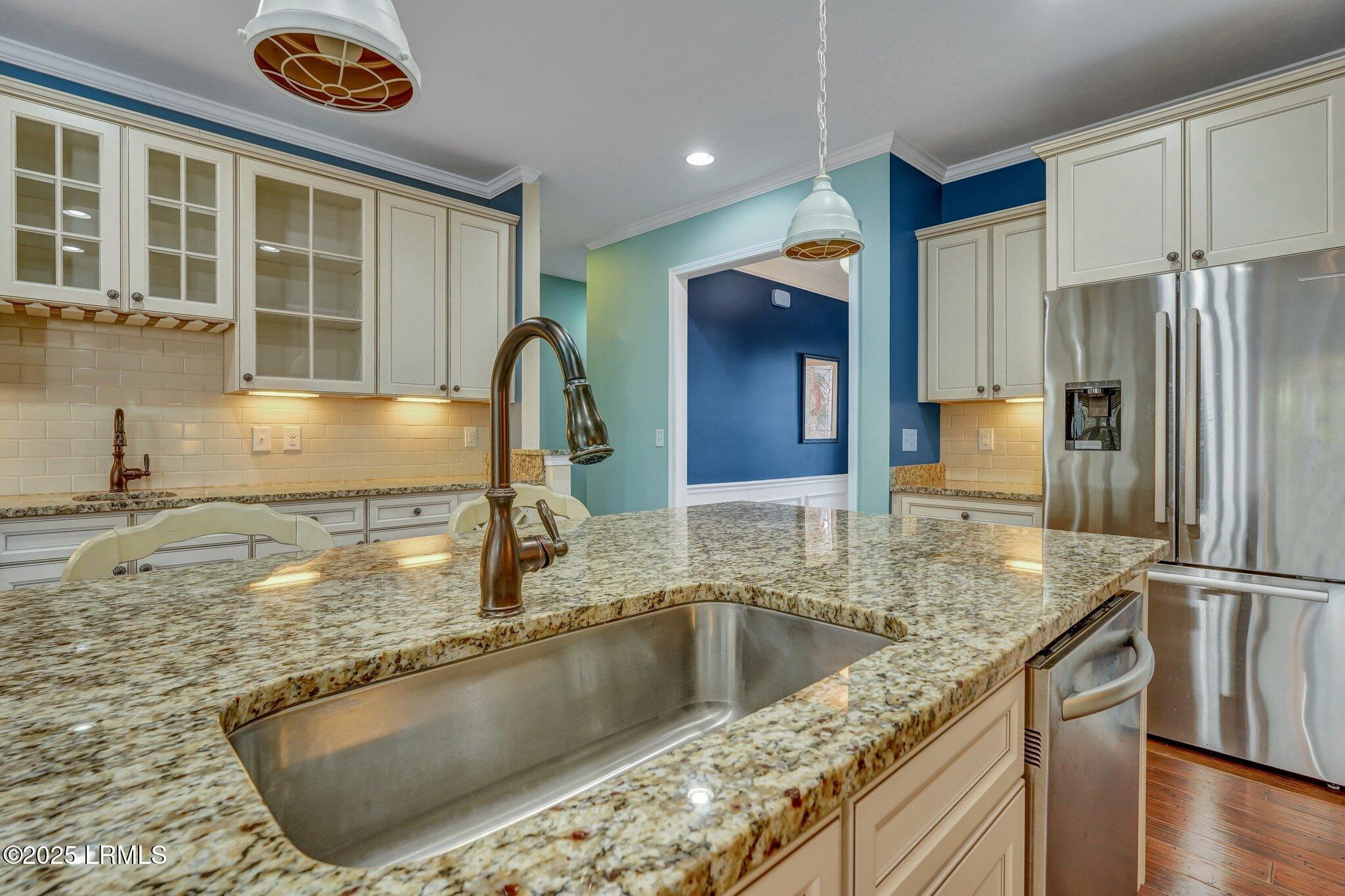 239 Knollwood Court