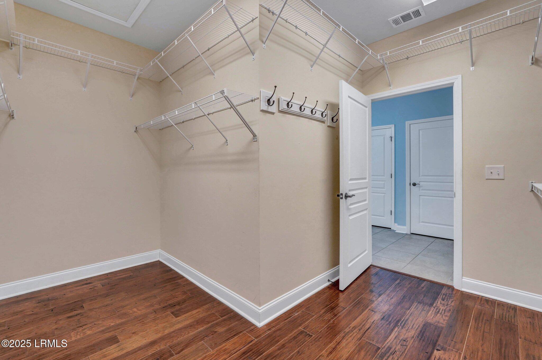 239 Knollwood Court