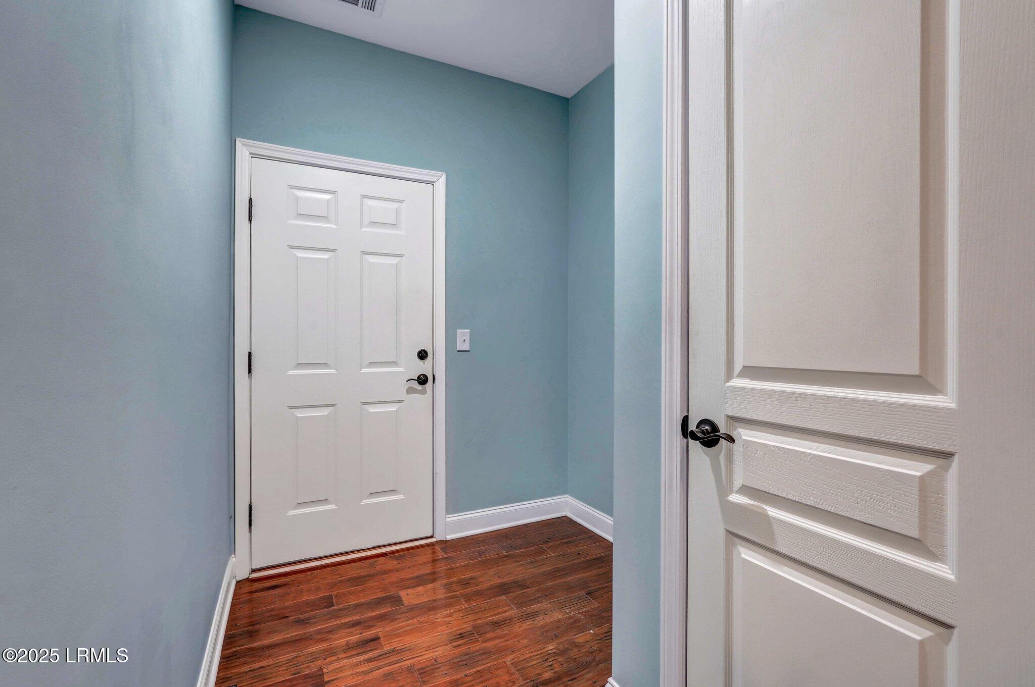 239 Knollwood Court