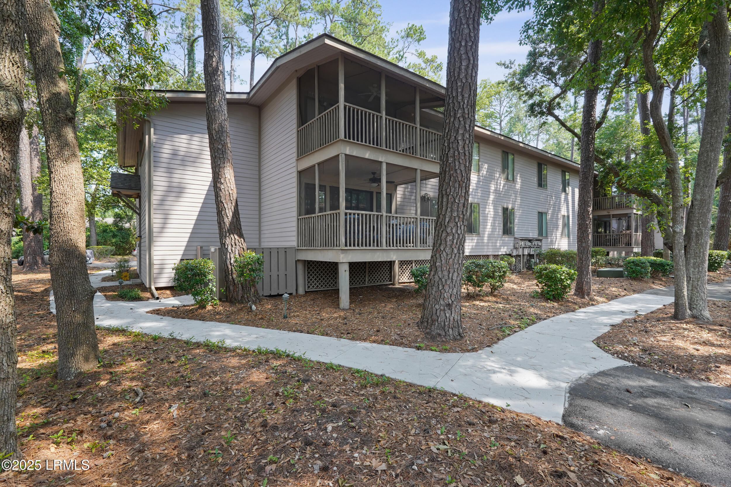 7 Three Mast Lane, 7