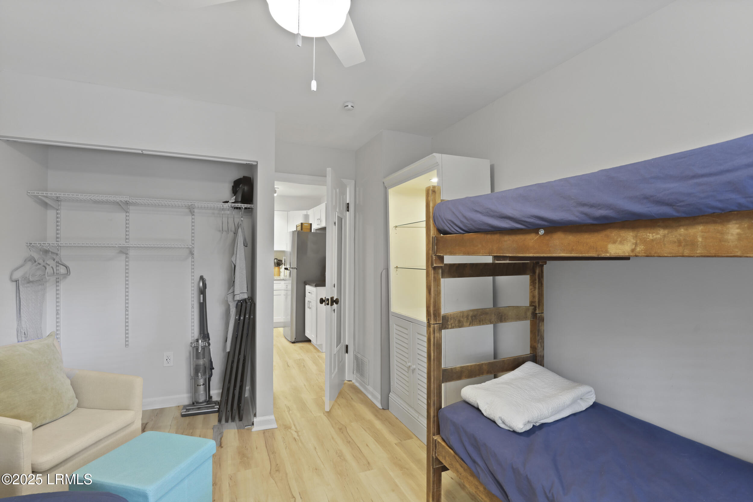 7 Three Mast Lane, 7