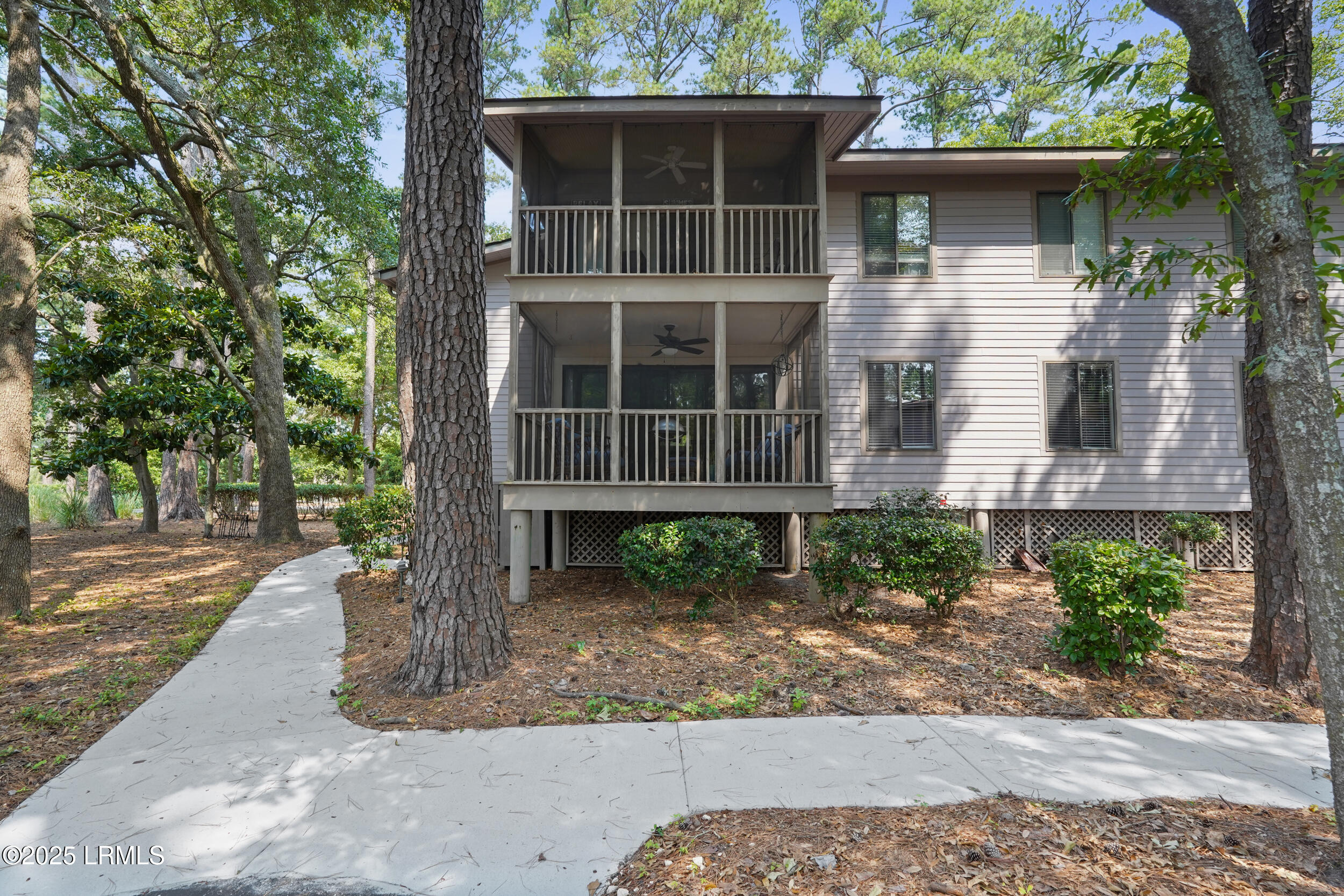 7 Three Mast Lane, 7