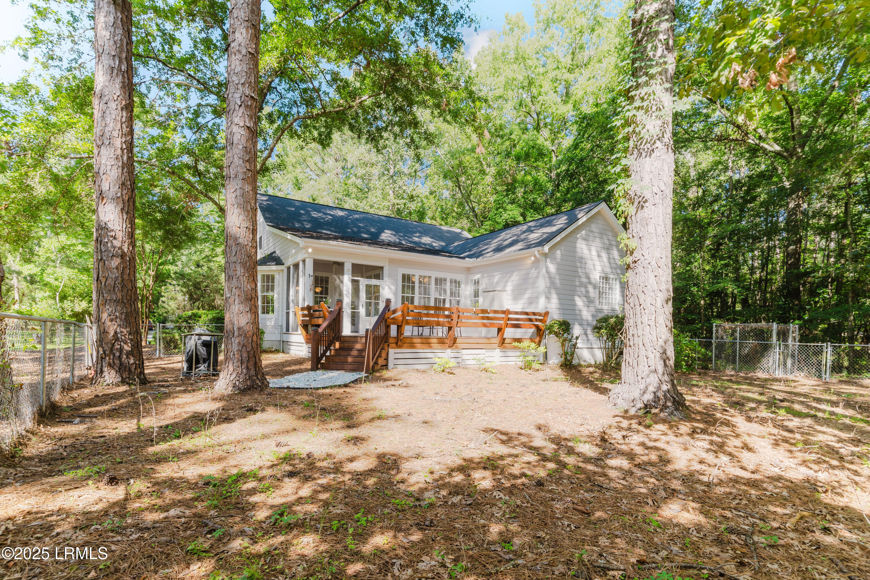 33 Epps Avenue