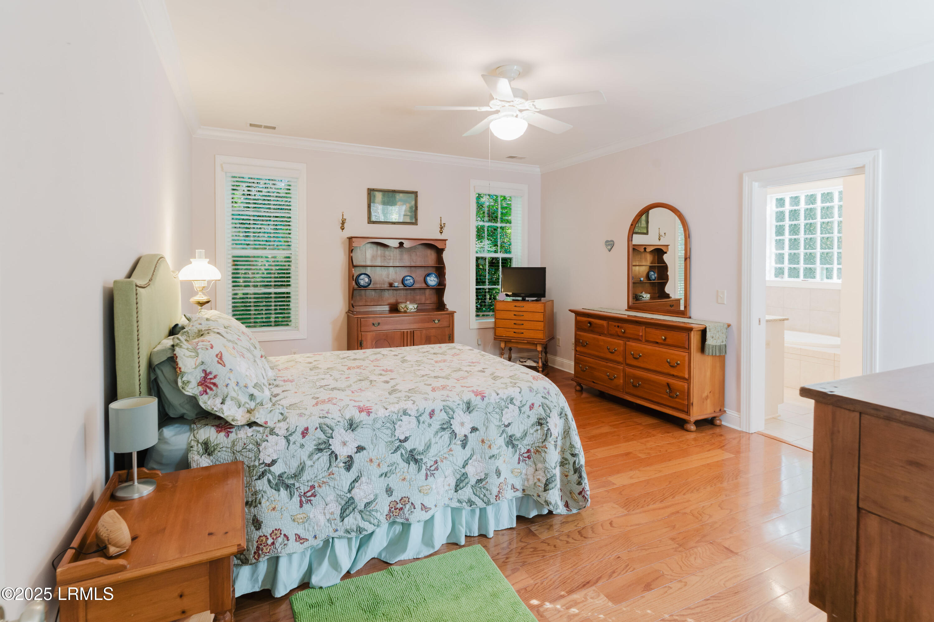 33 Epps Avenue