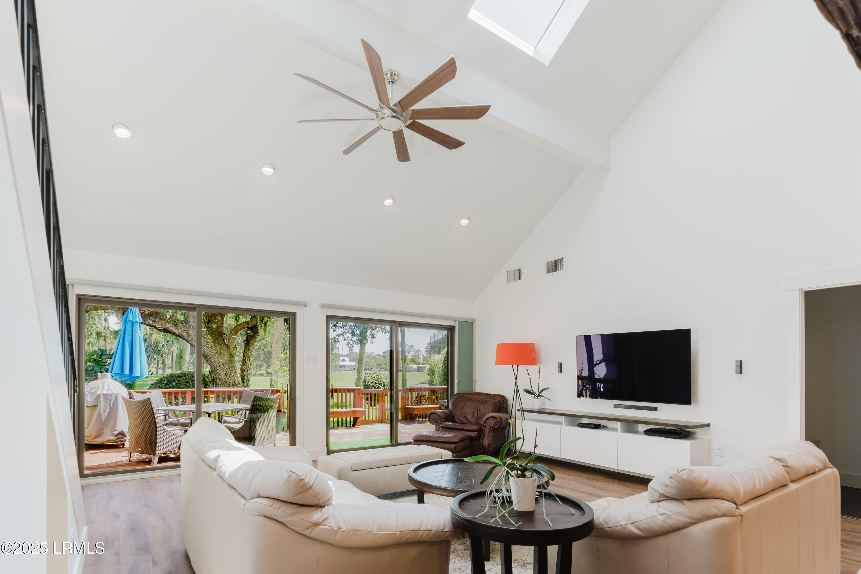 45 Queens Folly Road, 703