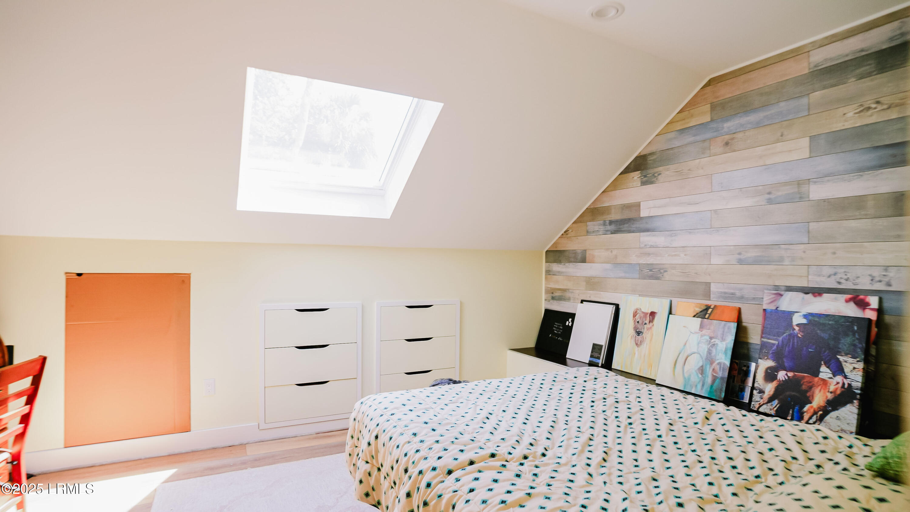 45 Queens Folly Road, 703