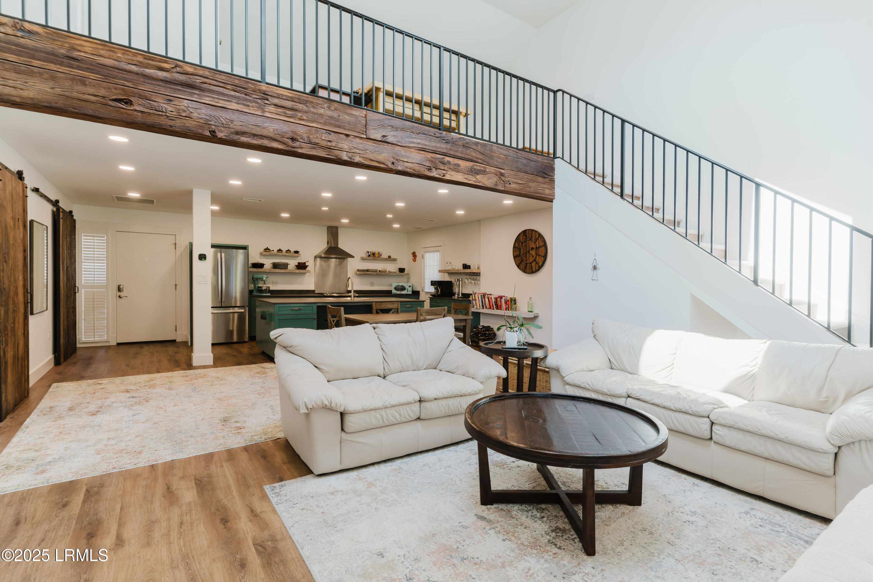 45 Queens Folly Road, 703