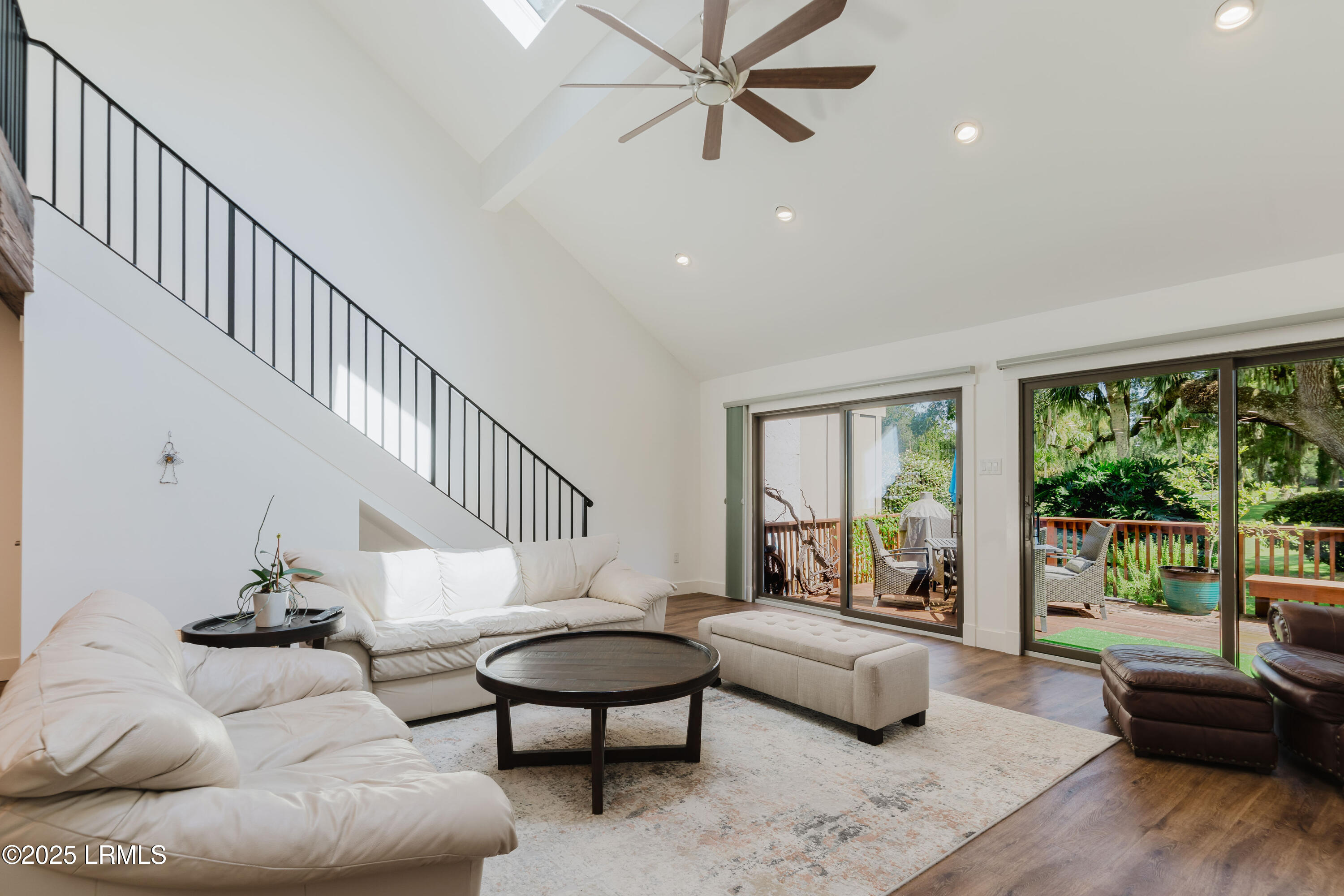 45 Queens Folly Road, 703