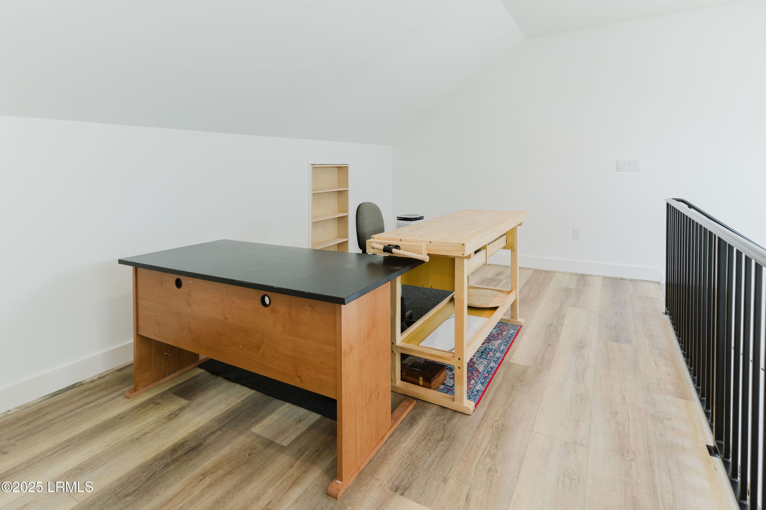 45 Queens Folly Road, 703