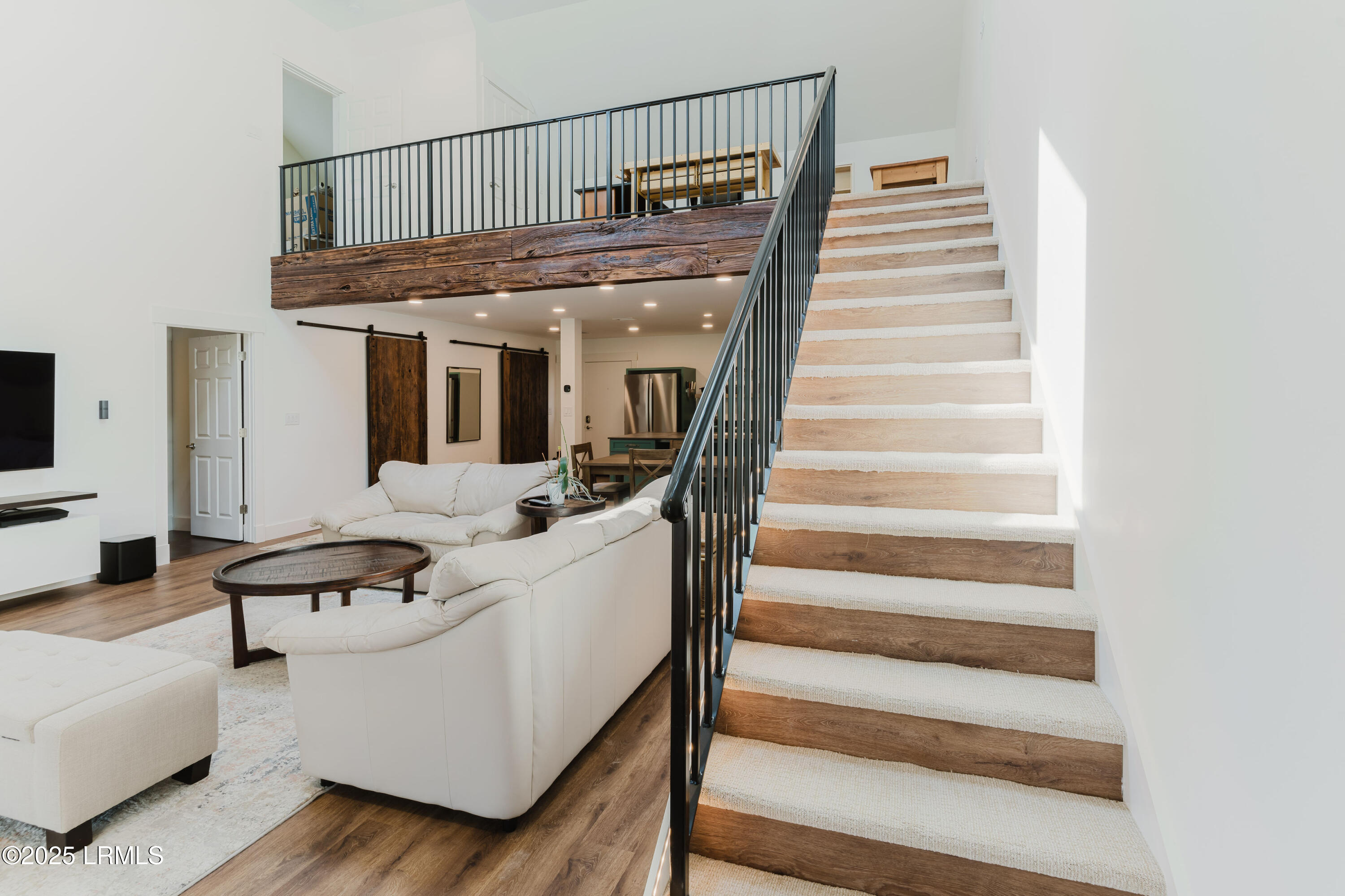 45 Queens Folly Road, 703