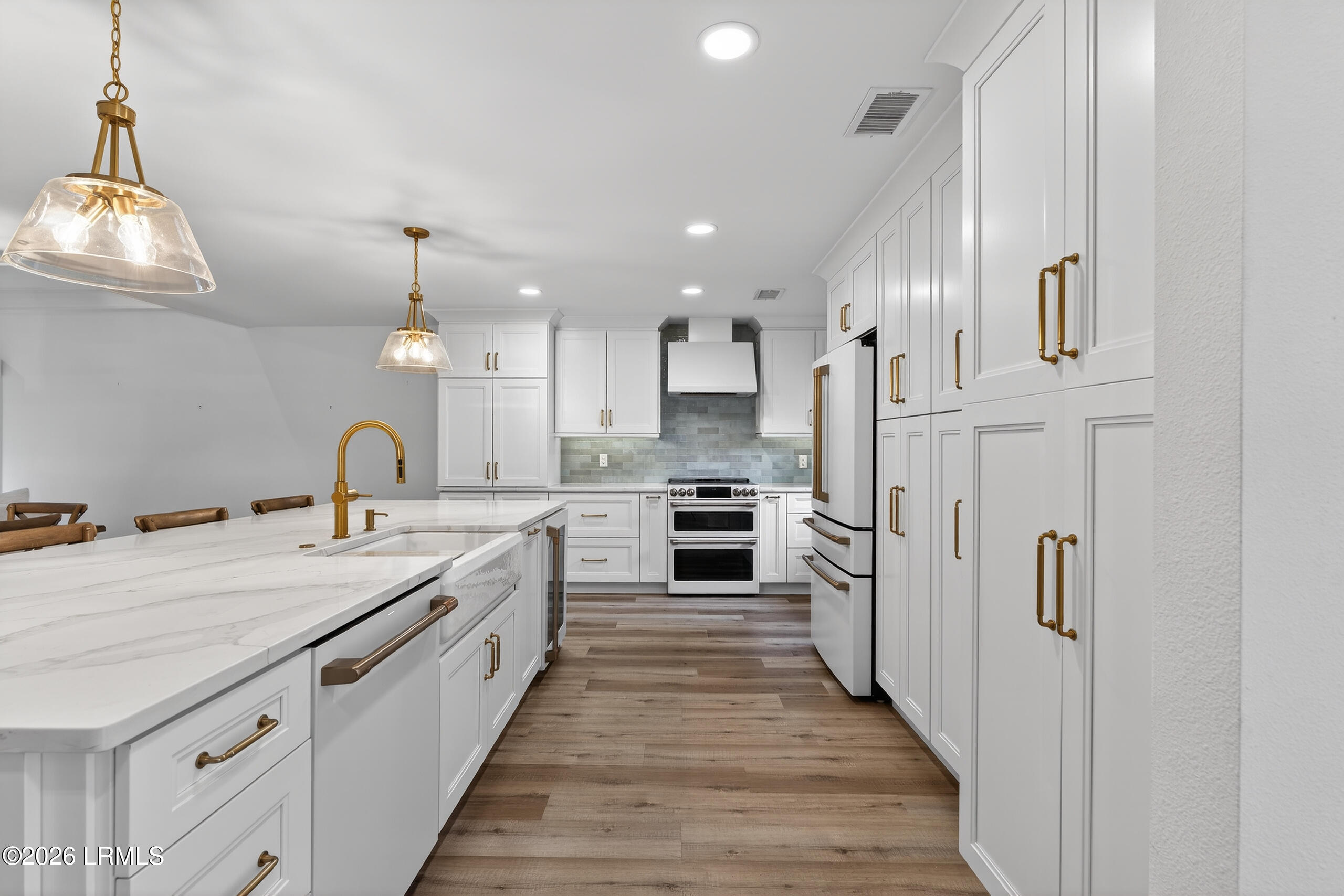 45 Queens Folly Road 617