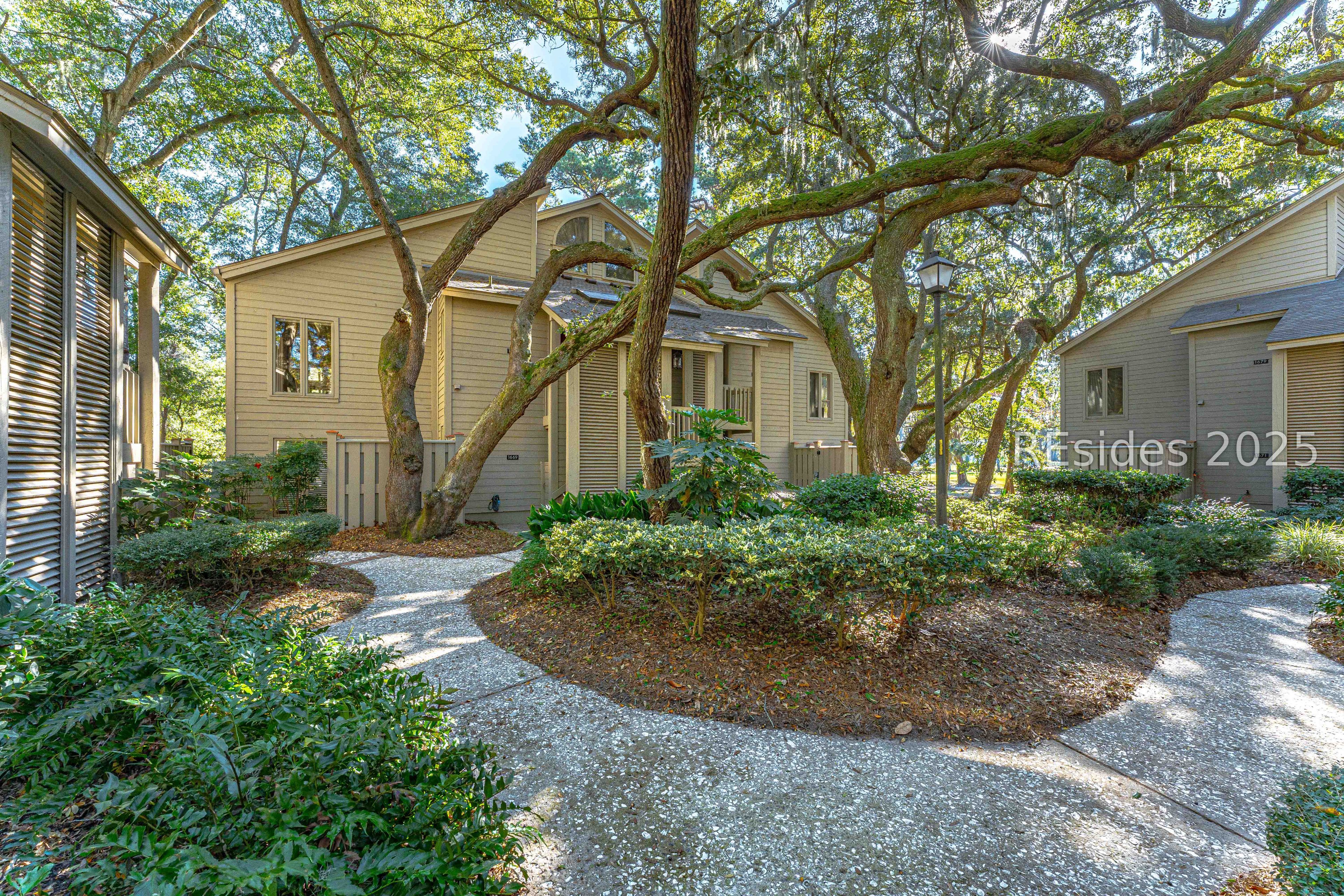 20 Queens Folly Road Unit: 1677