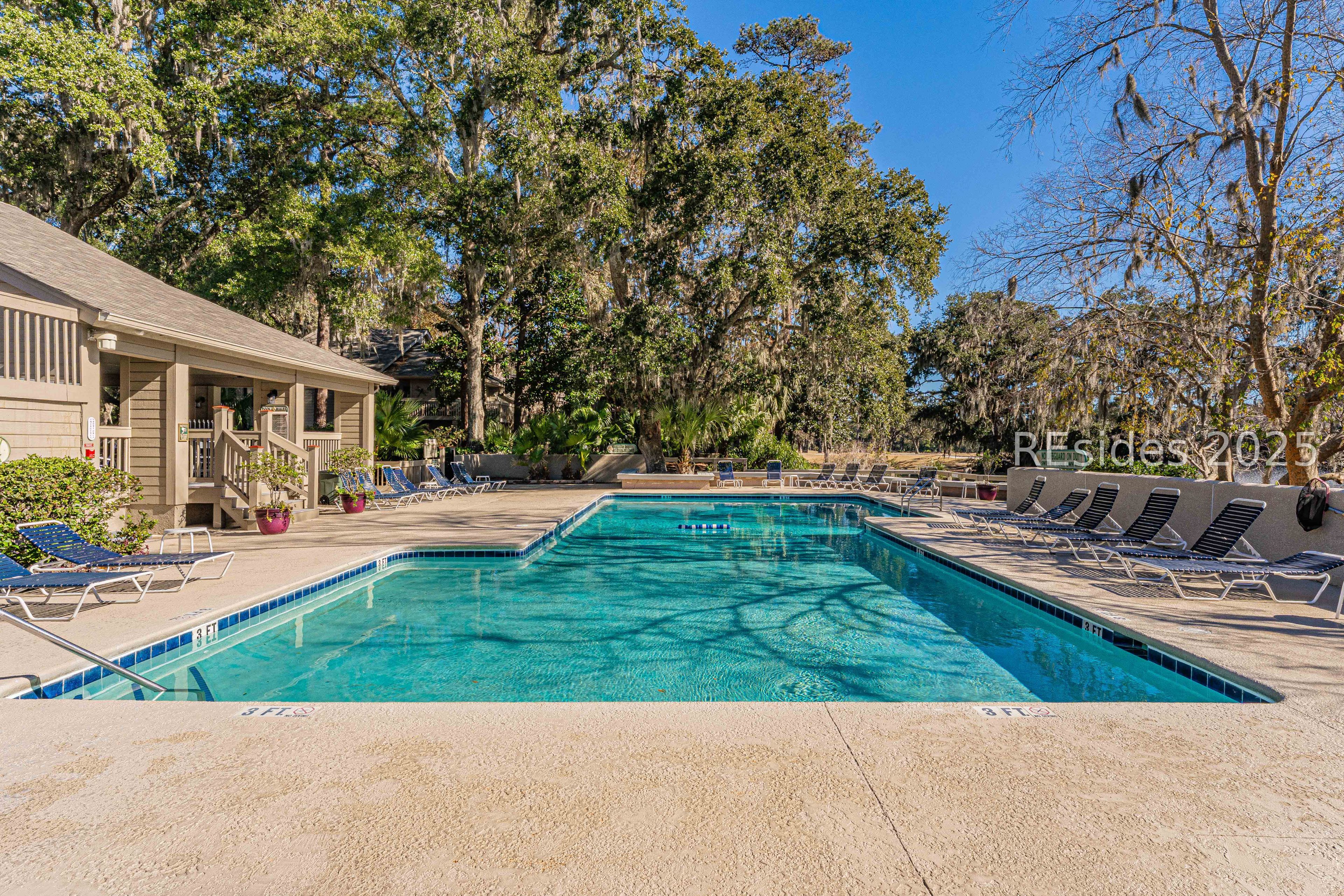 20 Queens Folly Road Unit: 1677