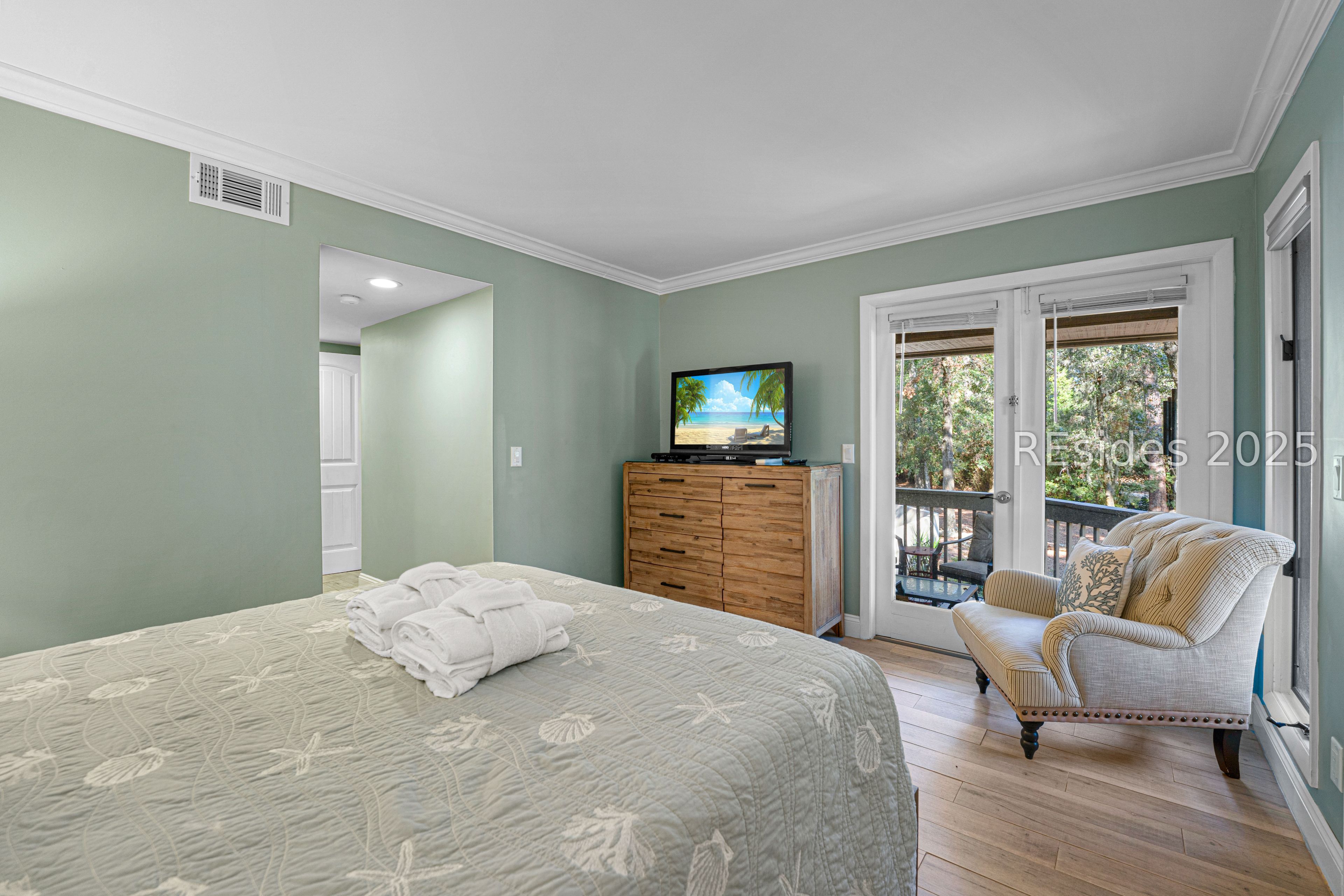 20 Queens Folly Road Unit: 1677