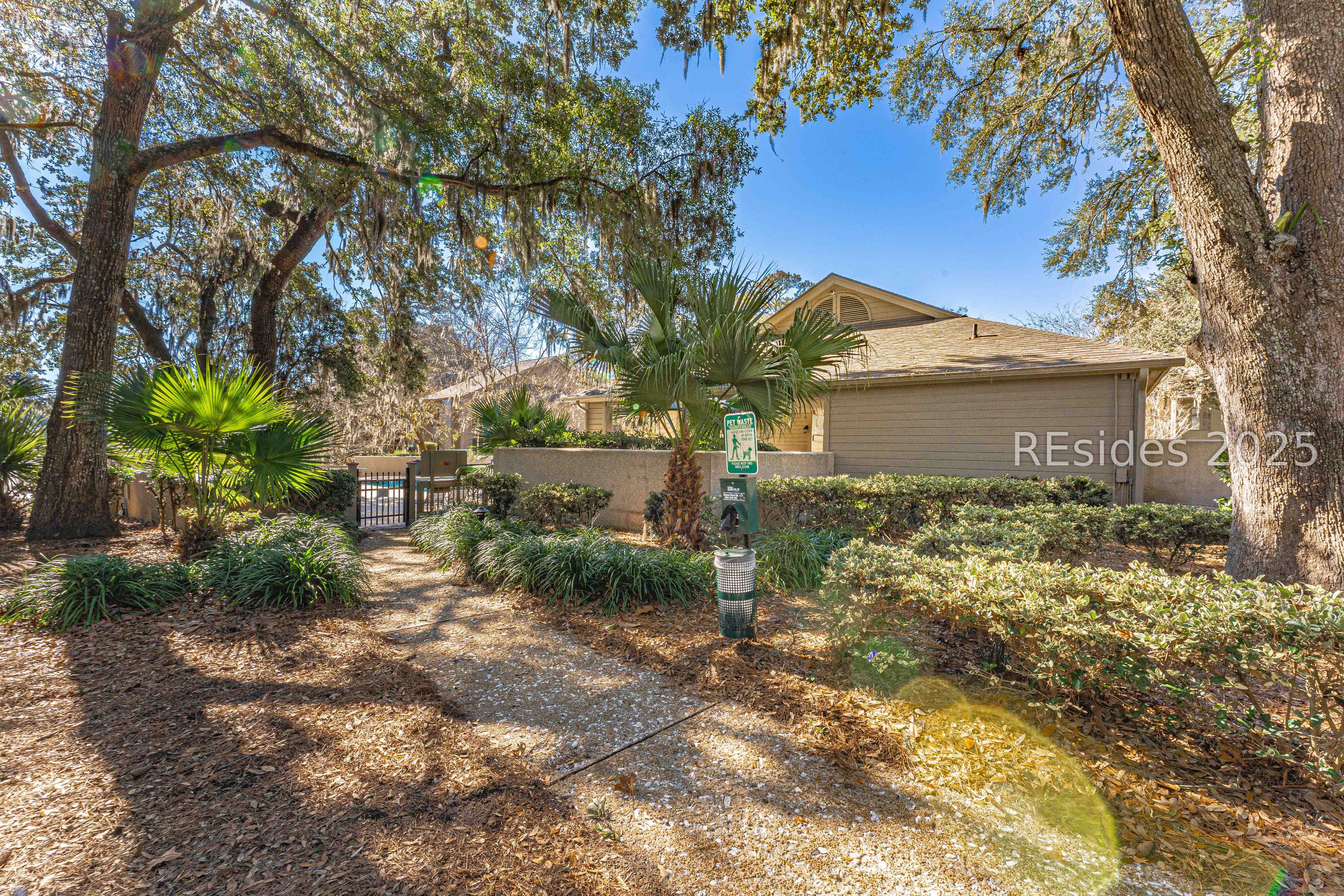 20 Queens Folly Road Unit: 1677