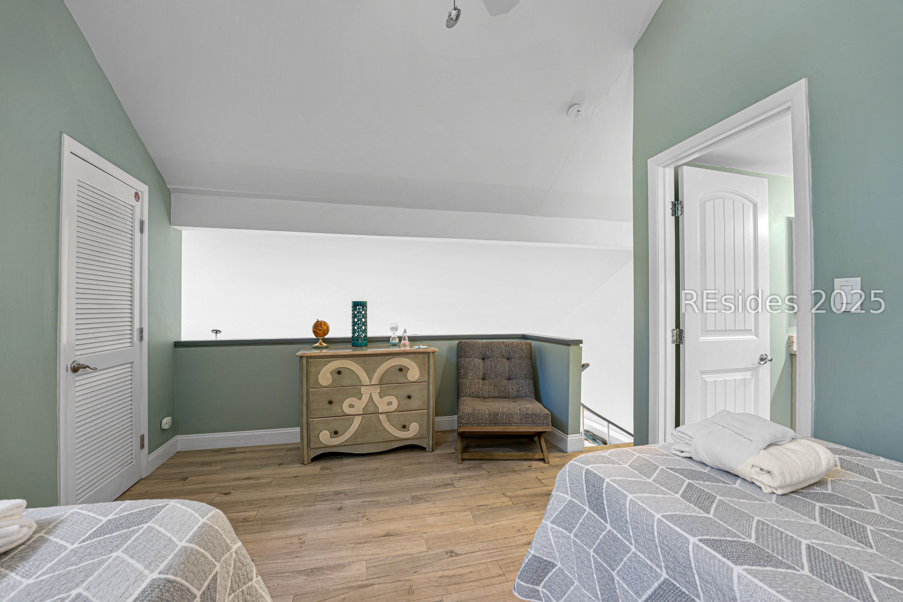 20 Queens Folly Road Unit: 1677